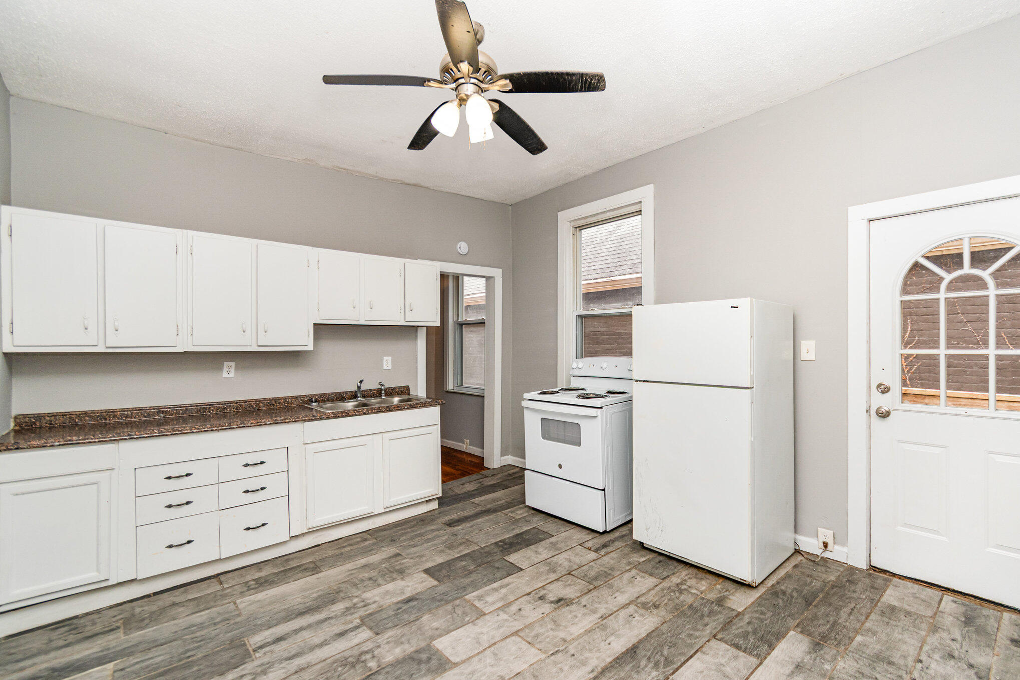 921 Worth Street Property Photo 12