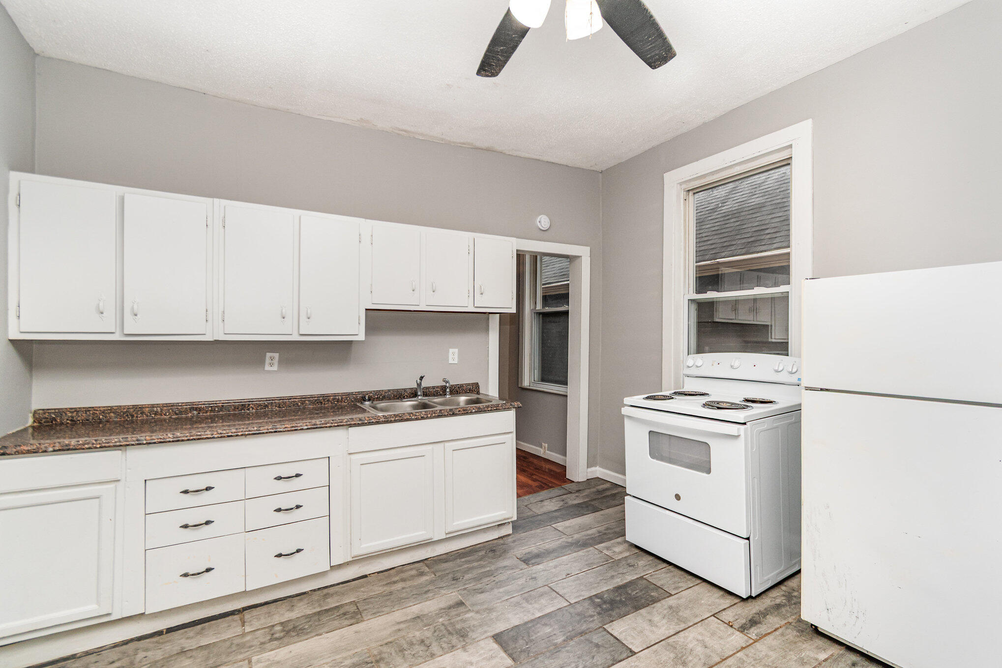 921 Worth Street Property Photo 13