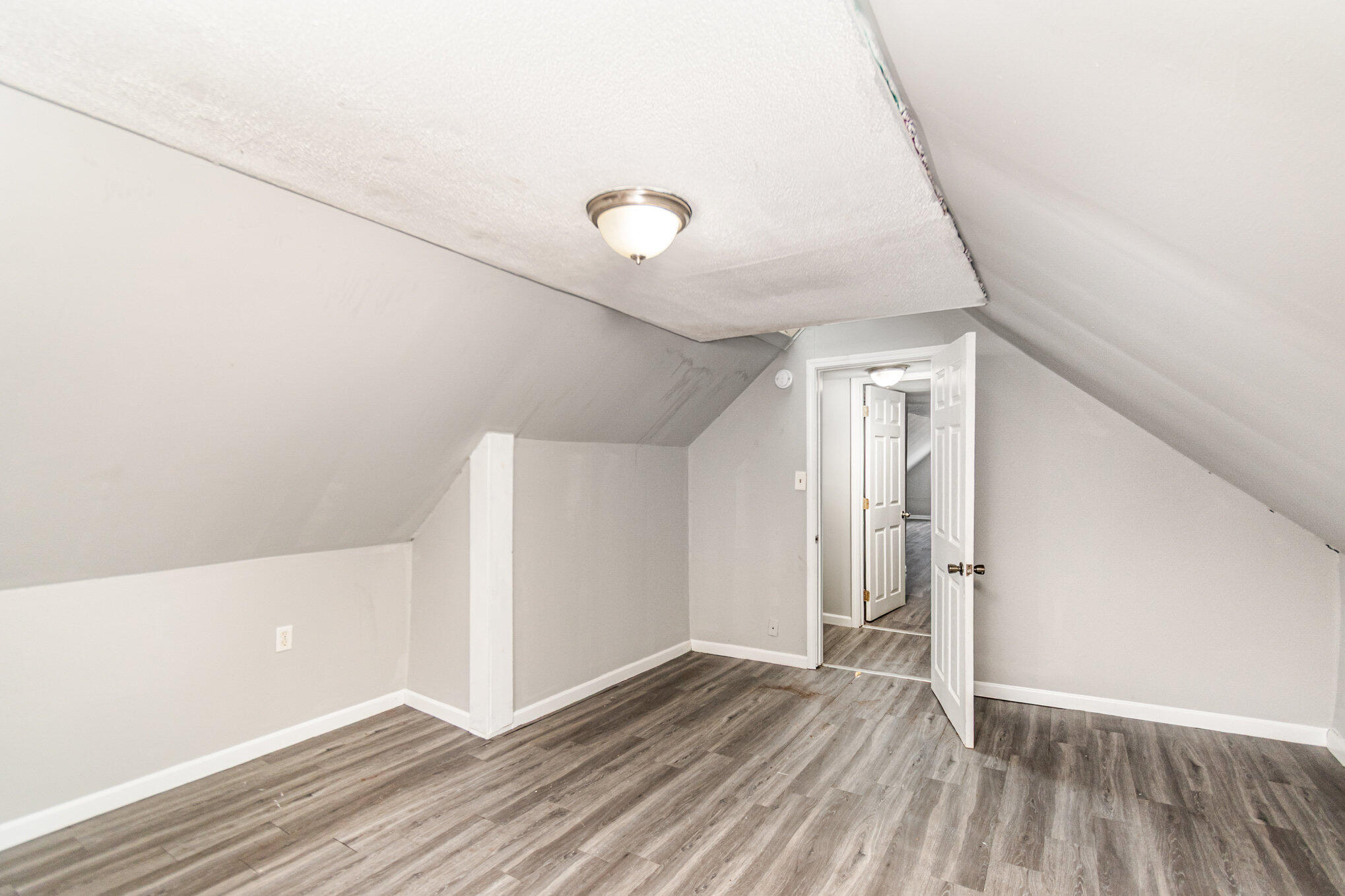 921 Worth Street Property Photo 14