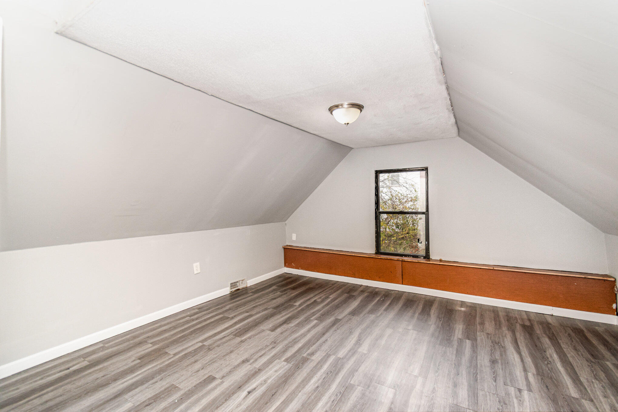 921 Worth Street Property Photo 15