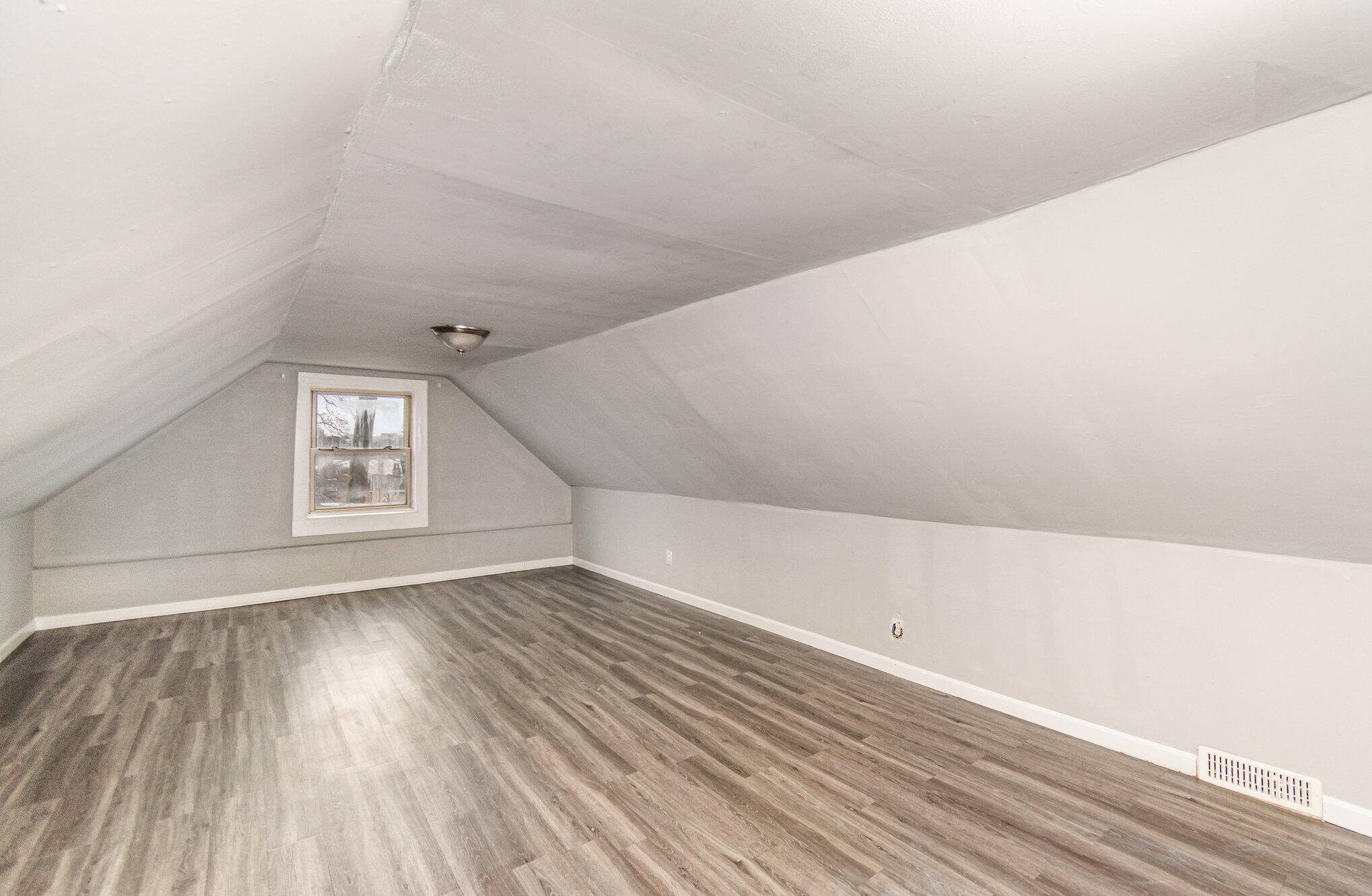 921 Worth Street Property Photo 17