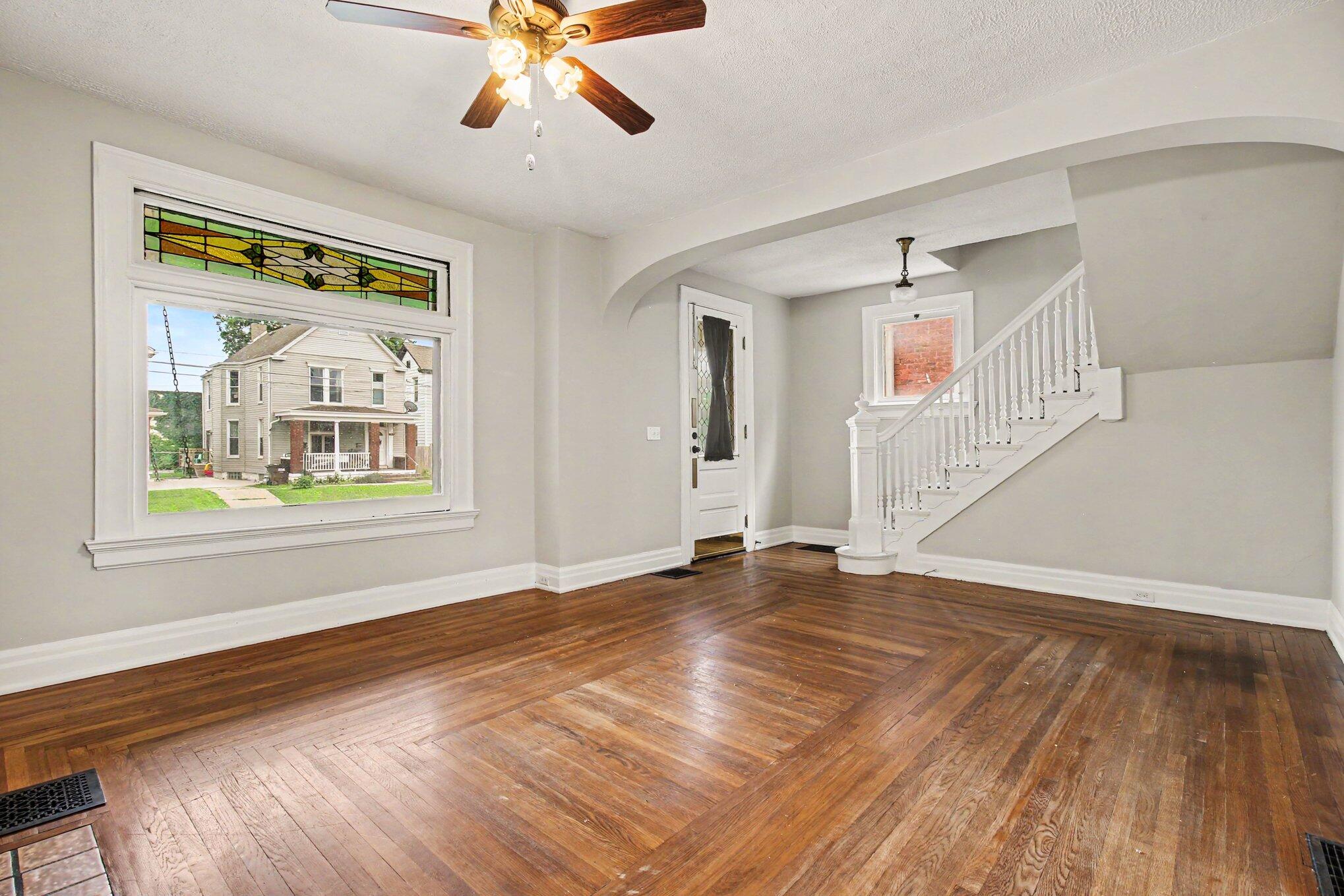 122 W 34th Street Property Photo 7