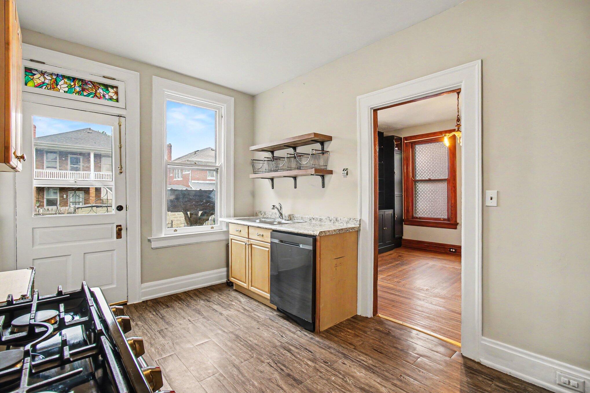 122 W 34th Street Property Photo 10