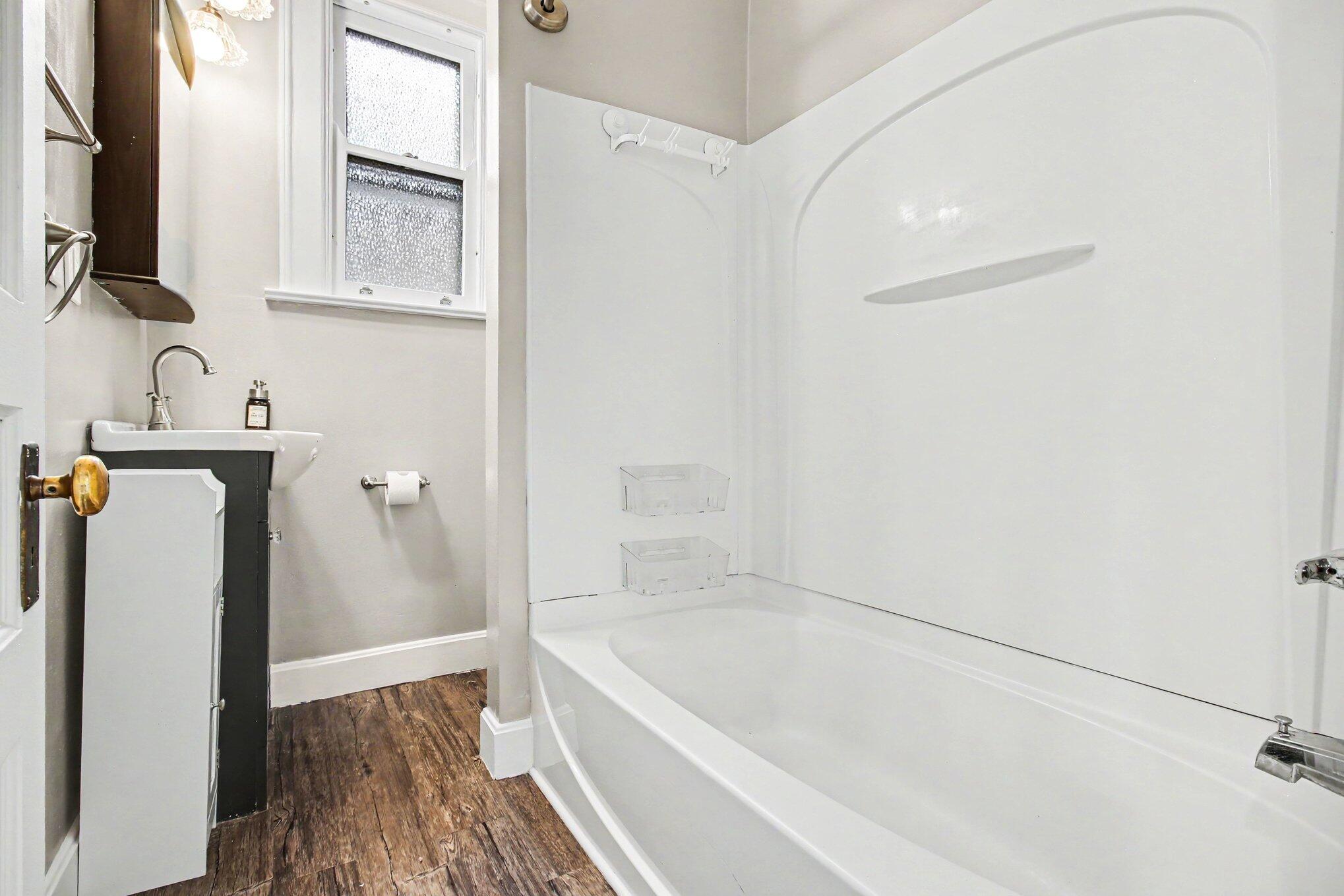 122 W 34th Street Property Photo 17