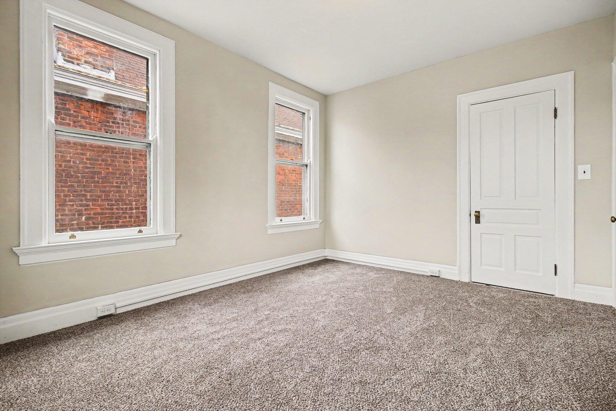 122 W 34th Street Property Photo 19