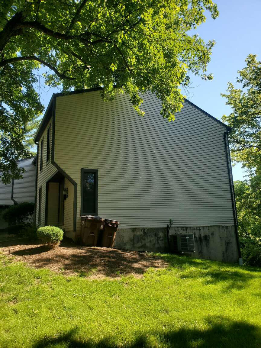 912 Ravine Drive Property Photo 3