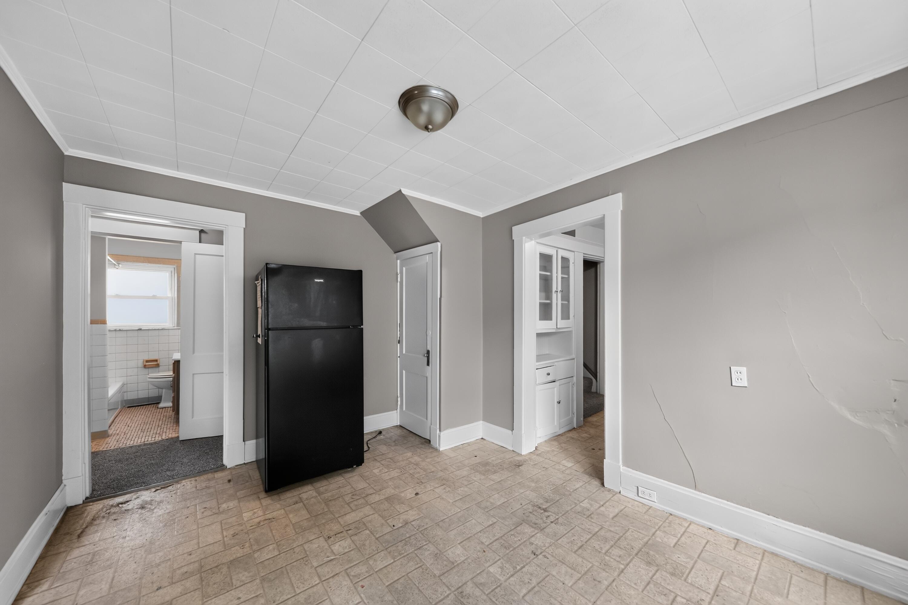 511 W 16th Street Property Photo 11