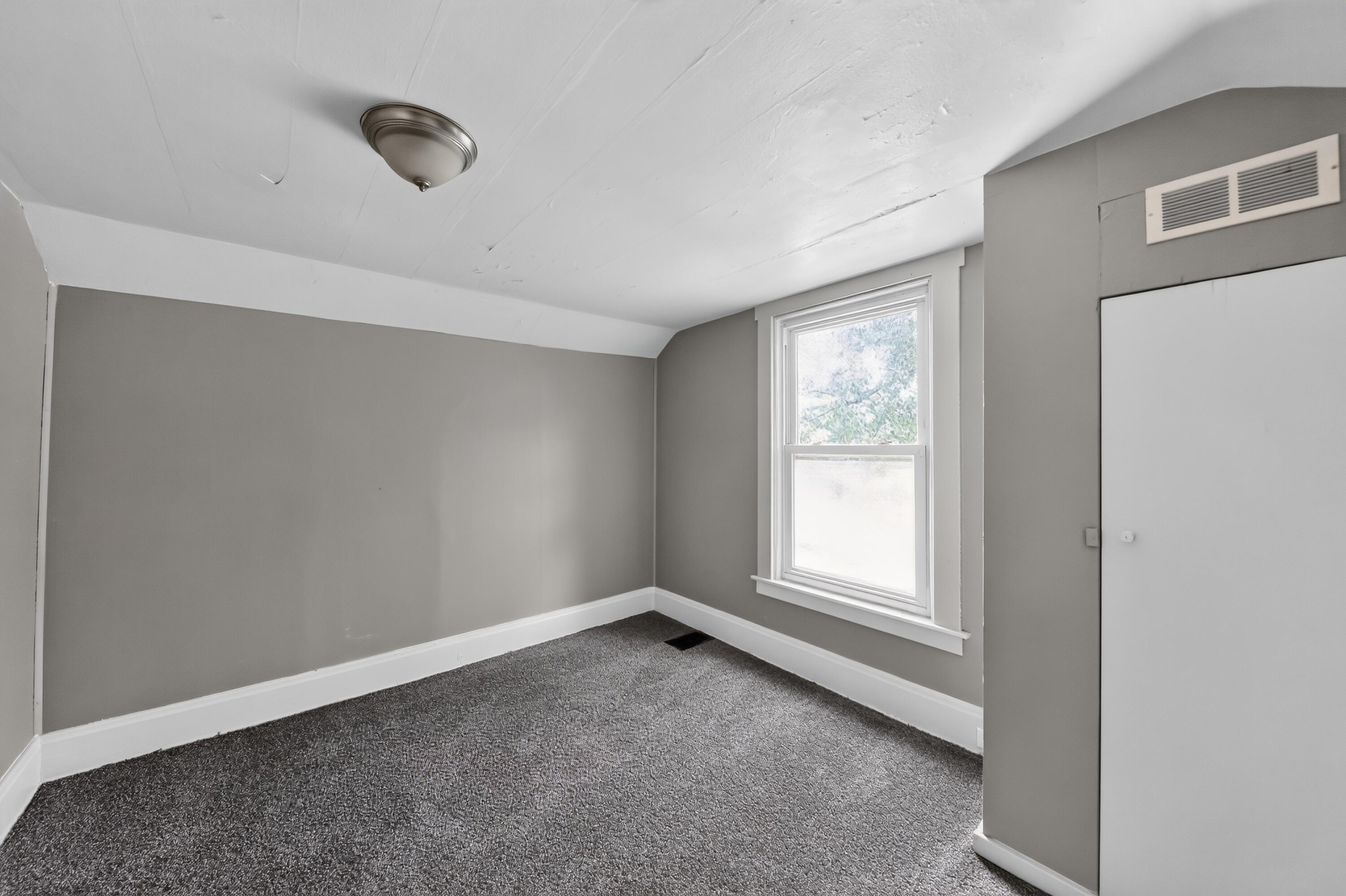 511 W 16th Street Property Photo 15
