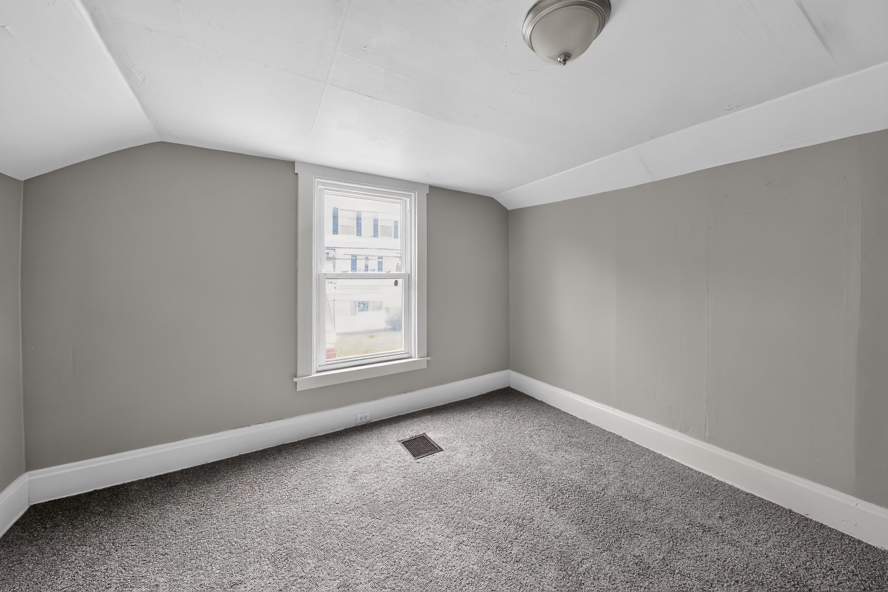 511 W 16th Street Property Photo 16