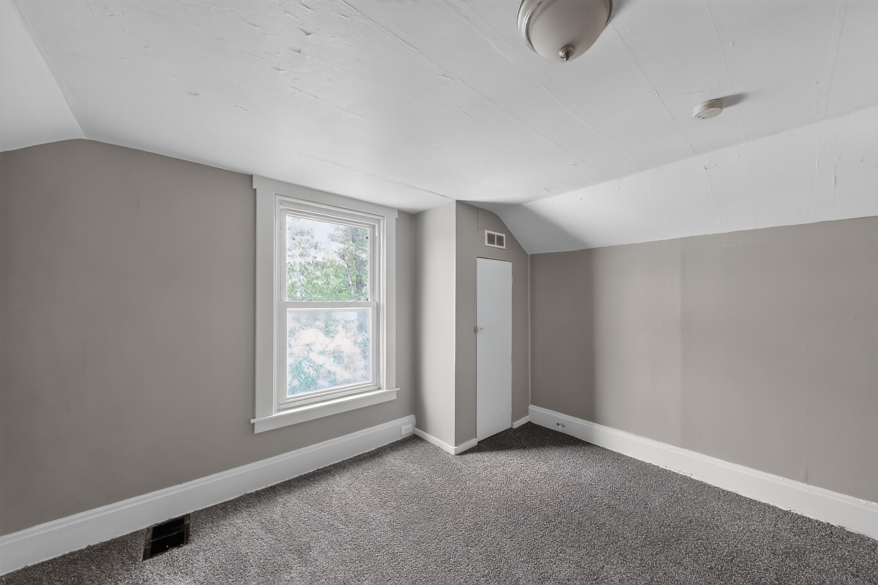 511 W 16th Street Property Photo 17