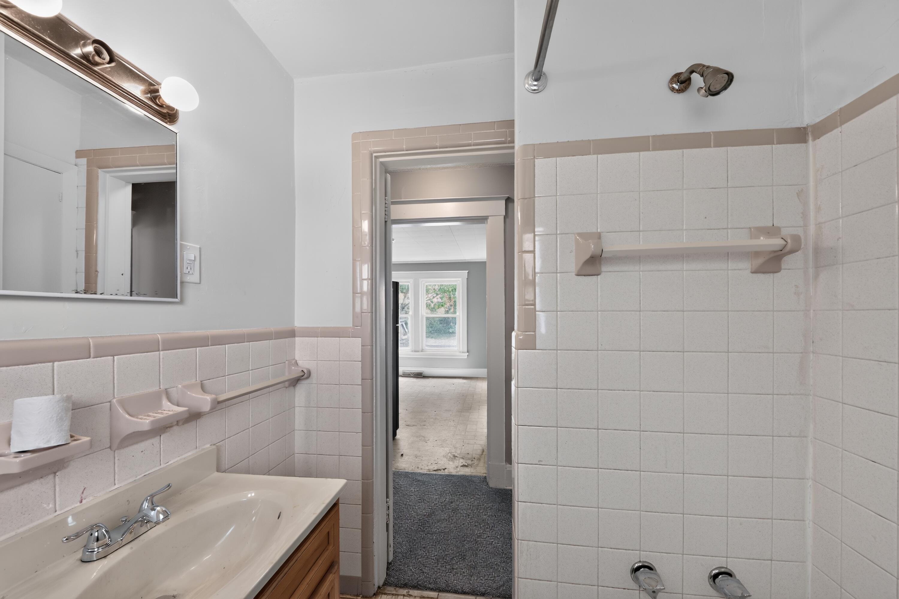 511 W 16th Street Property Photo 20