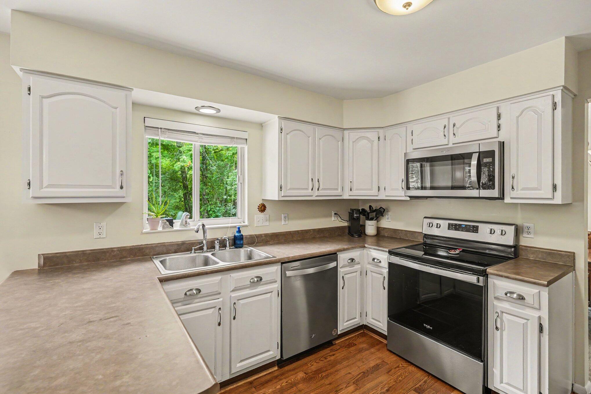 789 Millstream Drive Property Photo 10