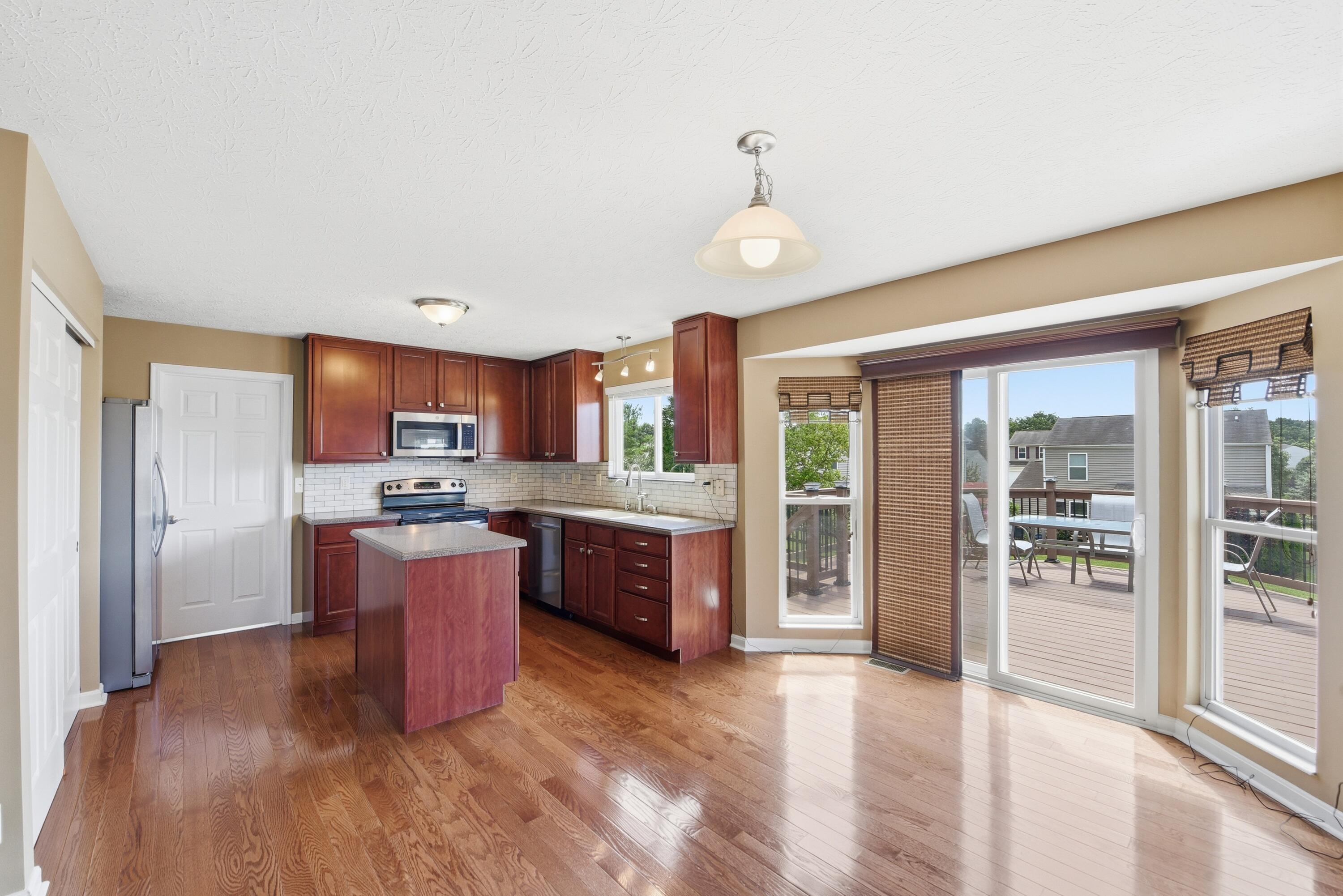 1233 Summerlake Drive Property Photo 17