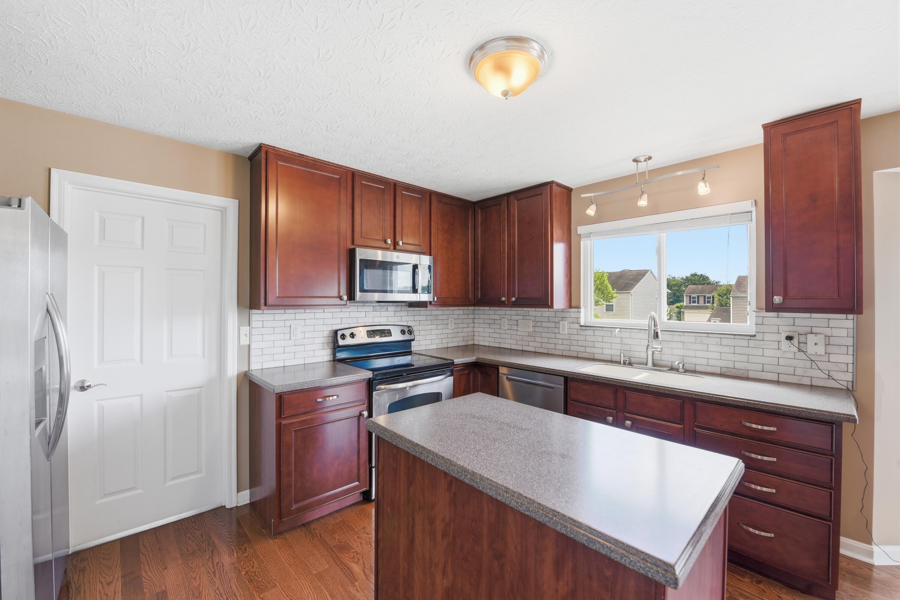 1233 Summerlake Drive Property Photo 18