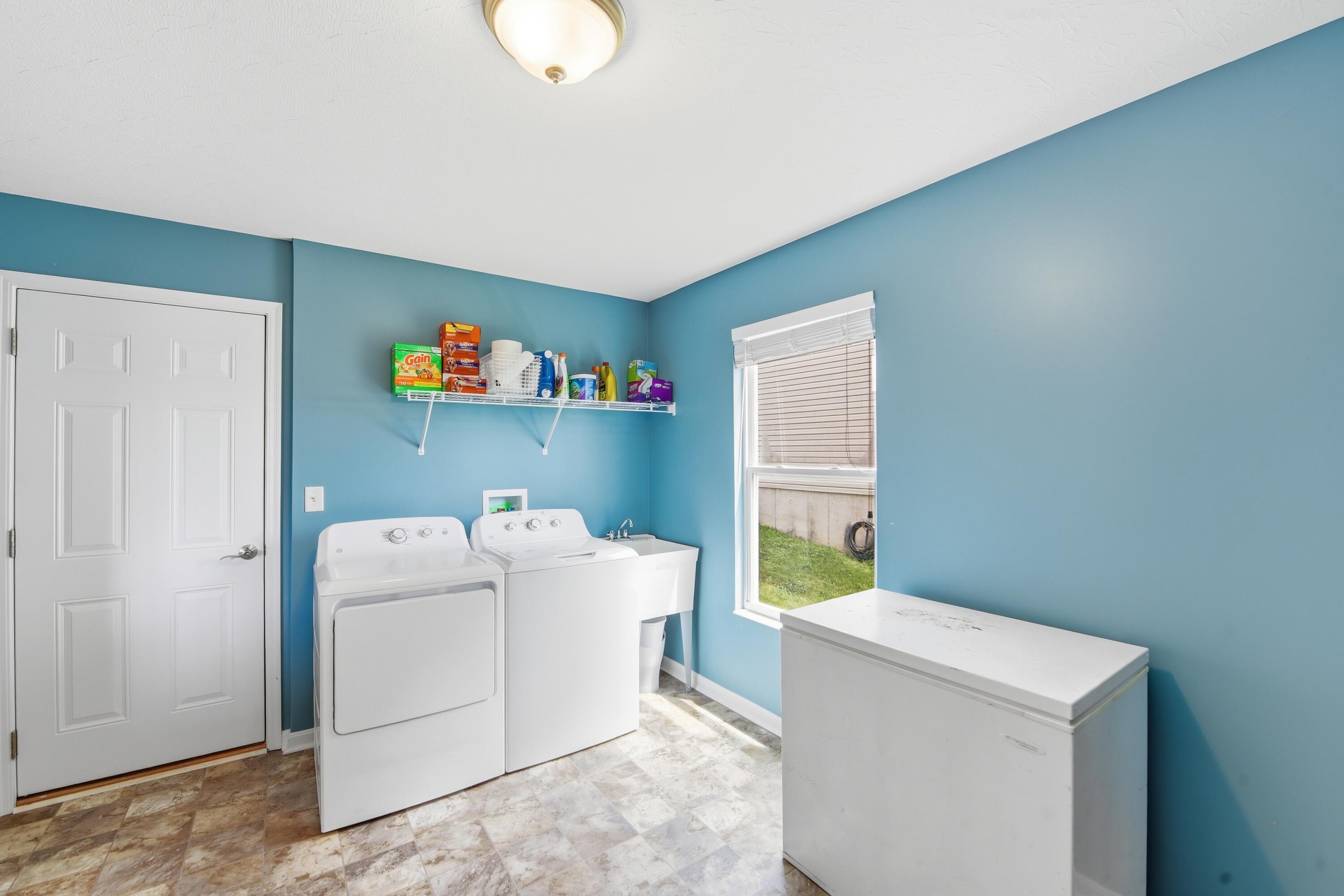 1233 Summerlake Drive Property Photo 21