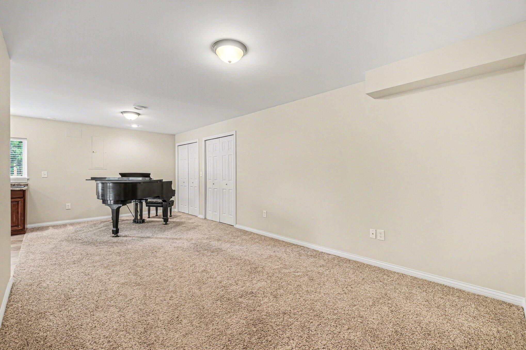 3829 Gregory Lane Property Photo 9