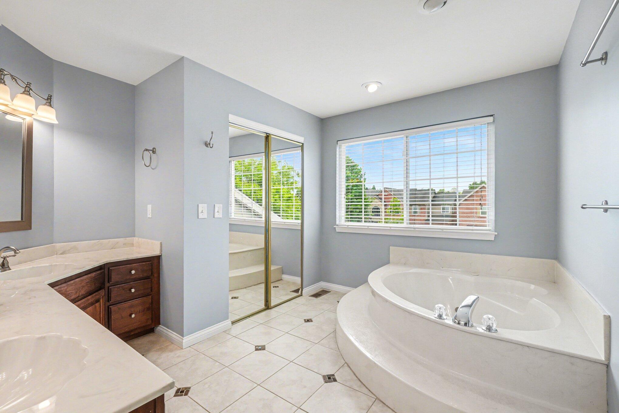 3829 Gregory Lane Property Photo 10