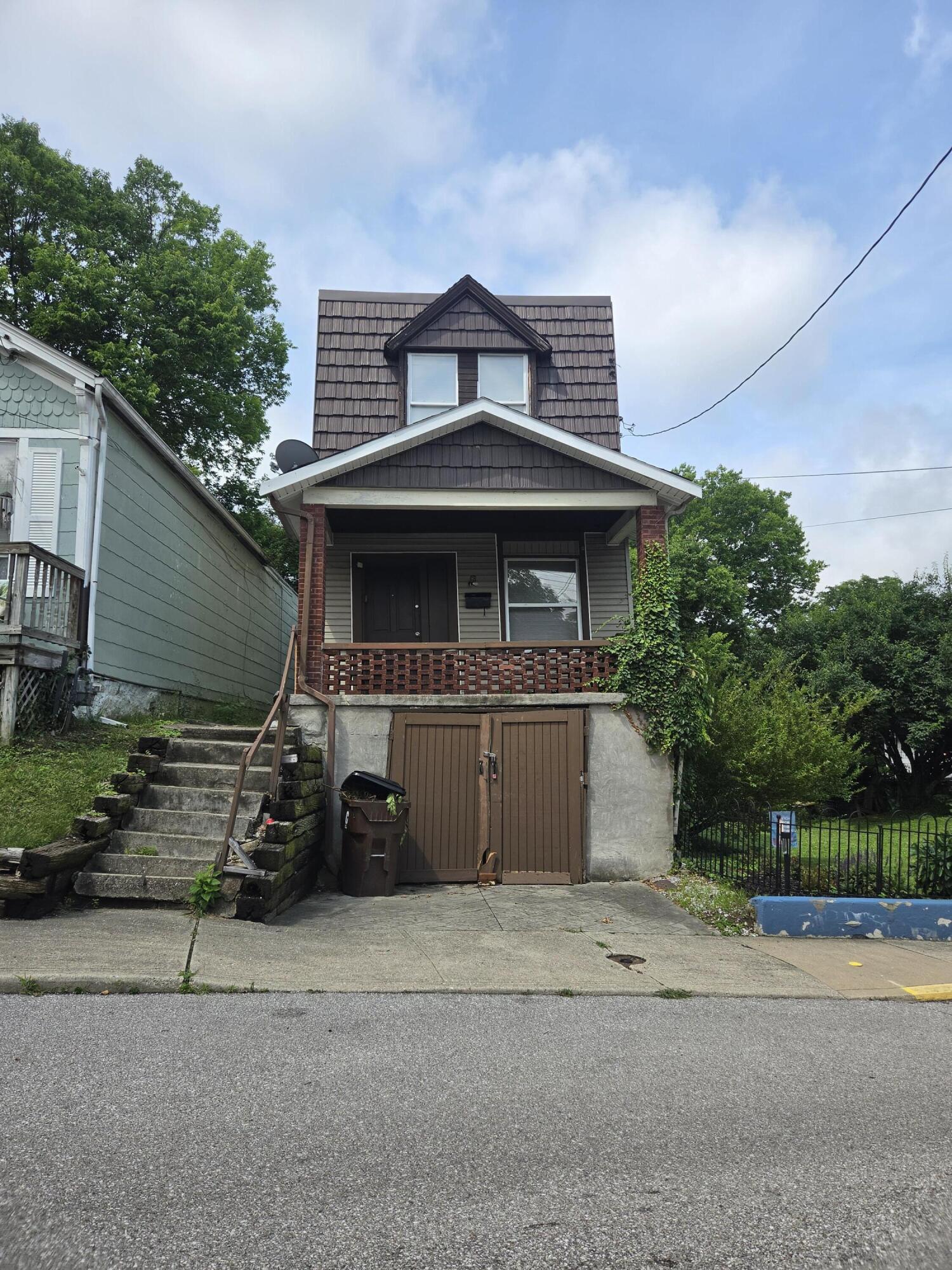 353 Bond Street Property Photo 1