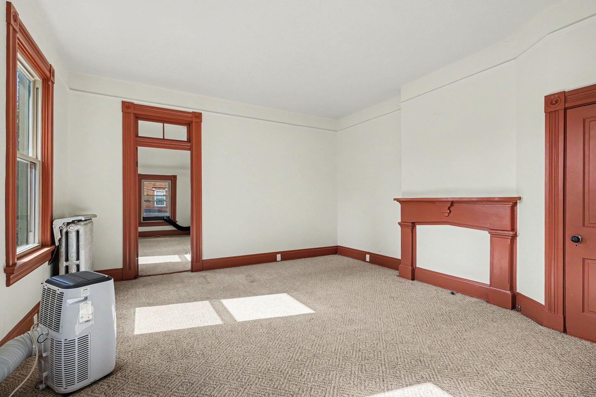 322 E 17th Street Property Photo 5
