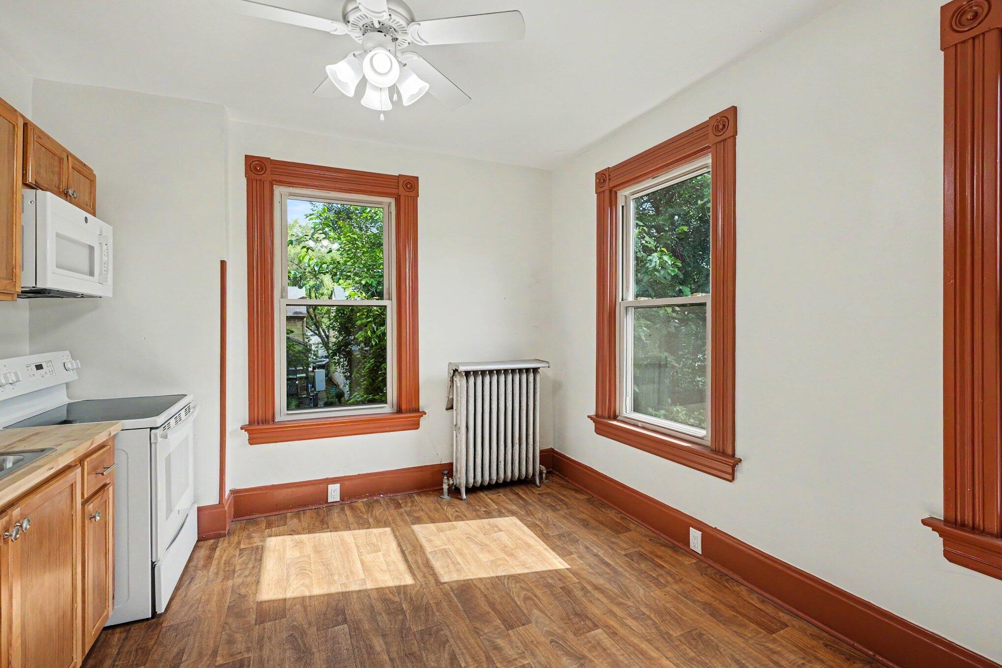 322 E 17th Street Property Photo 6
