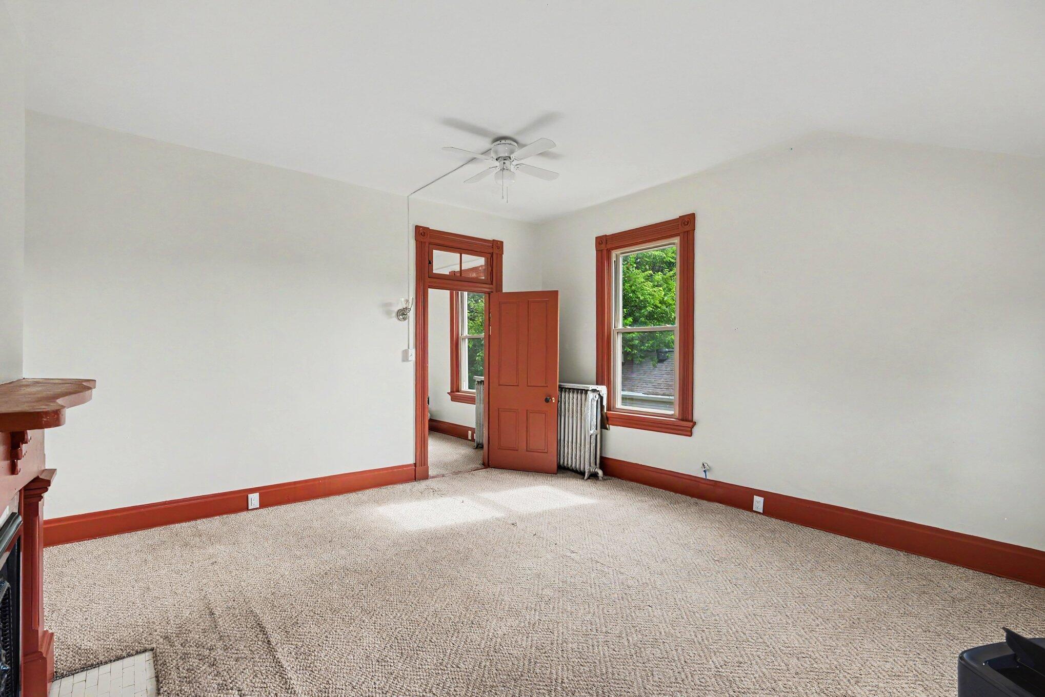 322 E 17th Street Property Photo 14