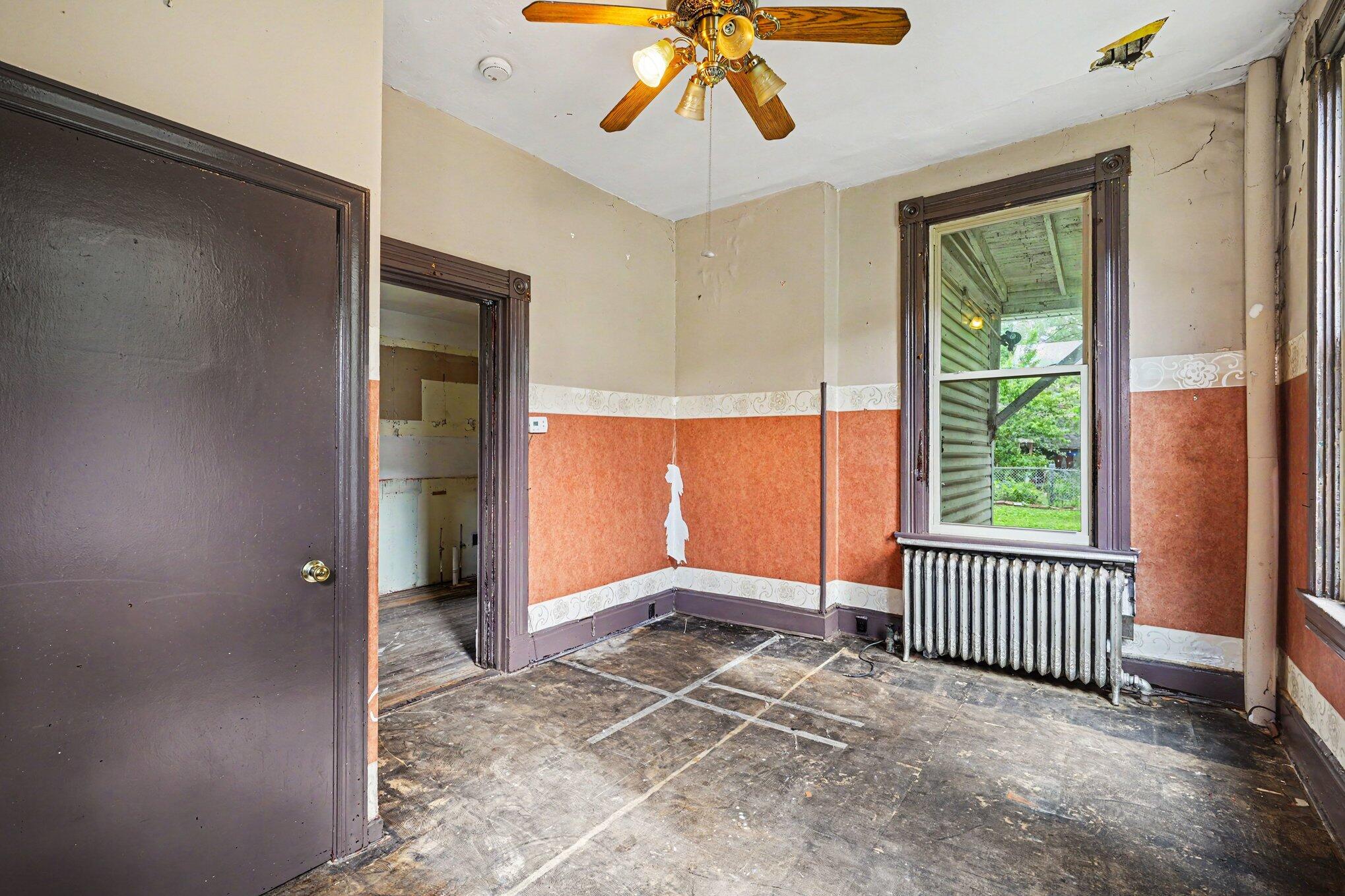 322 E 17th Street Property Photo 15