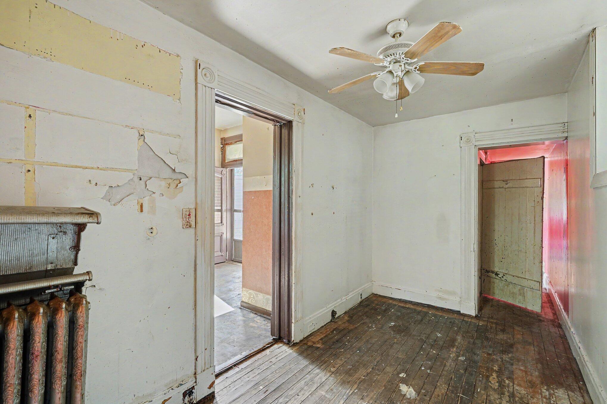 322 E 17th Street Property Photo 17
