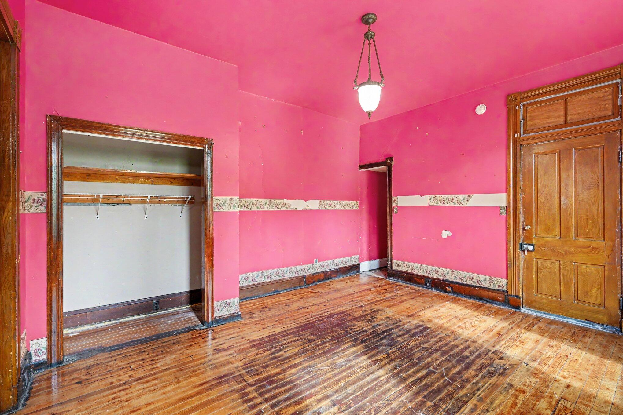 322 E 17th Street Property Photo 20