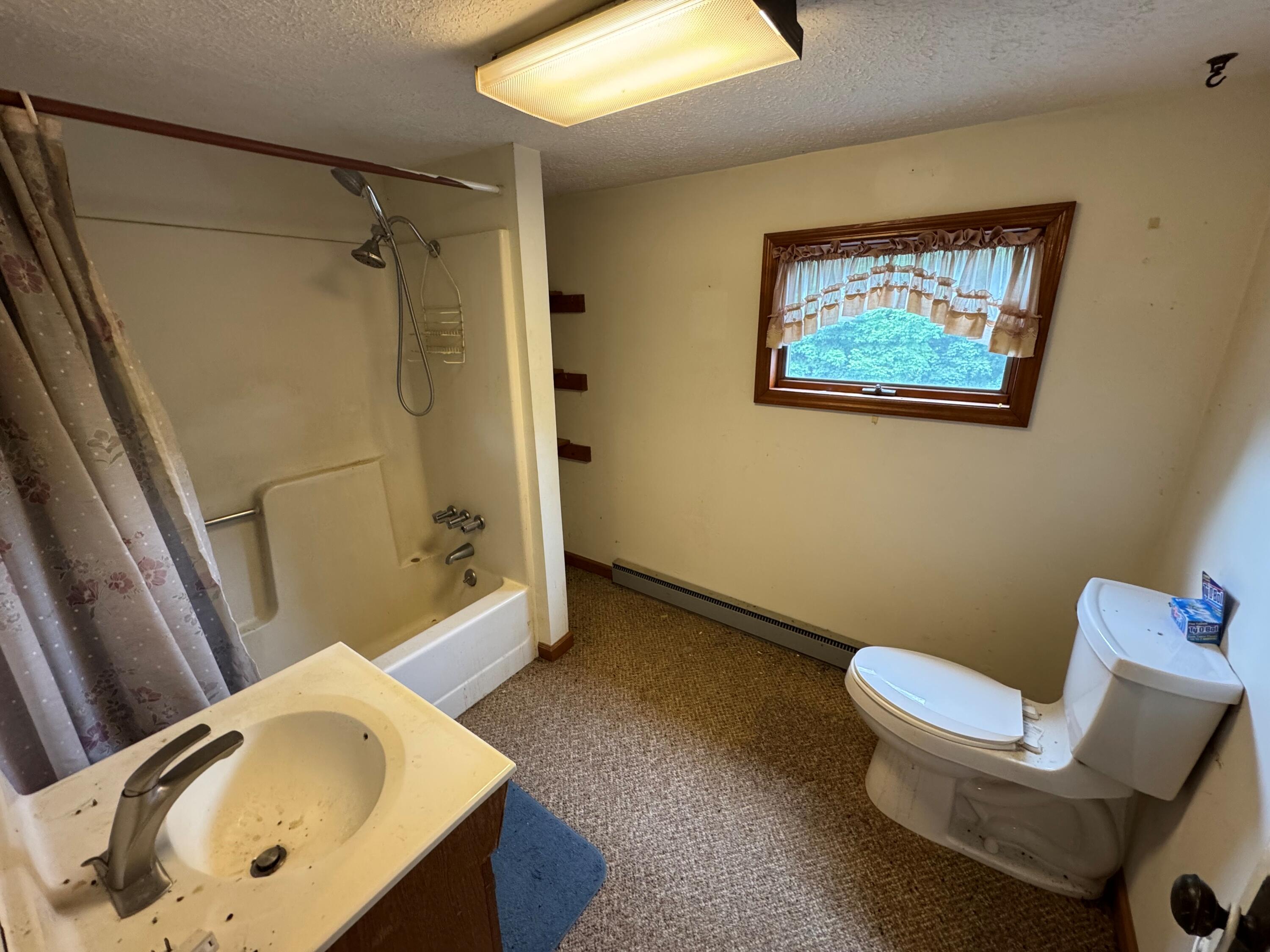 6490 Gratz Road Property Photo 20