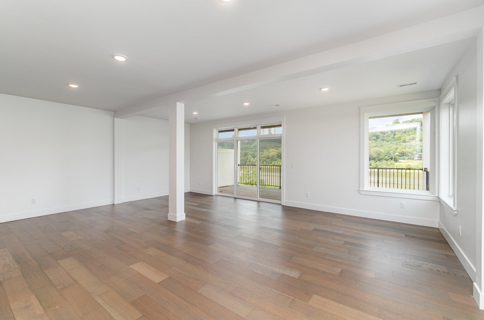 617 Manhattan Boulevard, 204 Property Photo 6