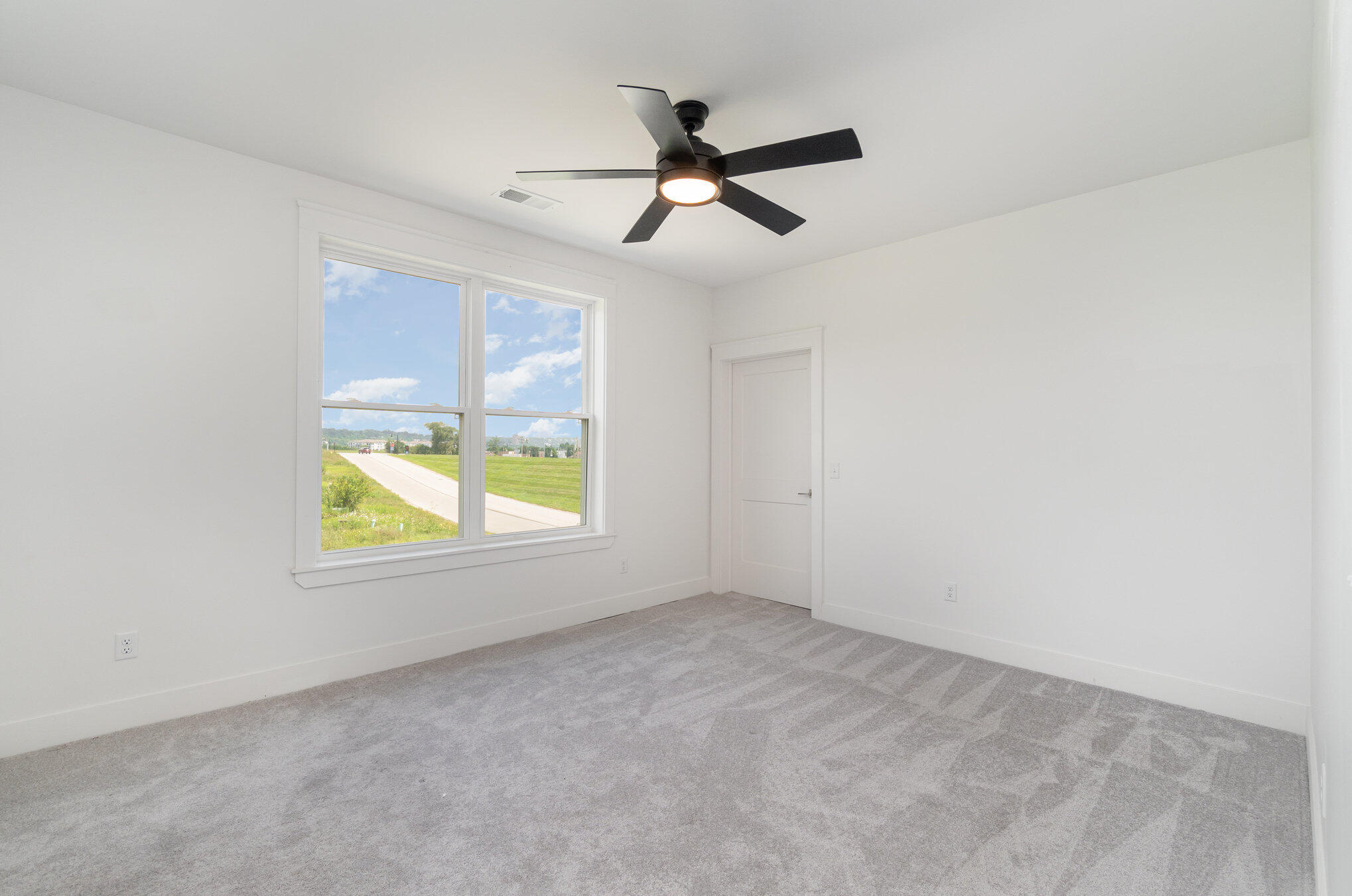 617 Manhattan Boulevard, 204 Property Photo 13