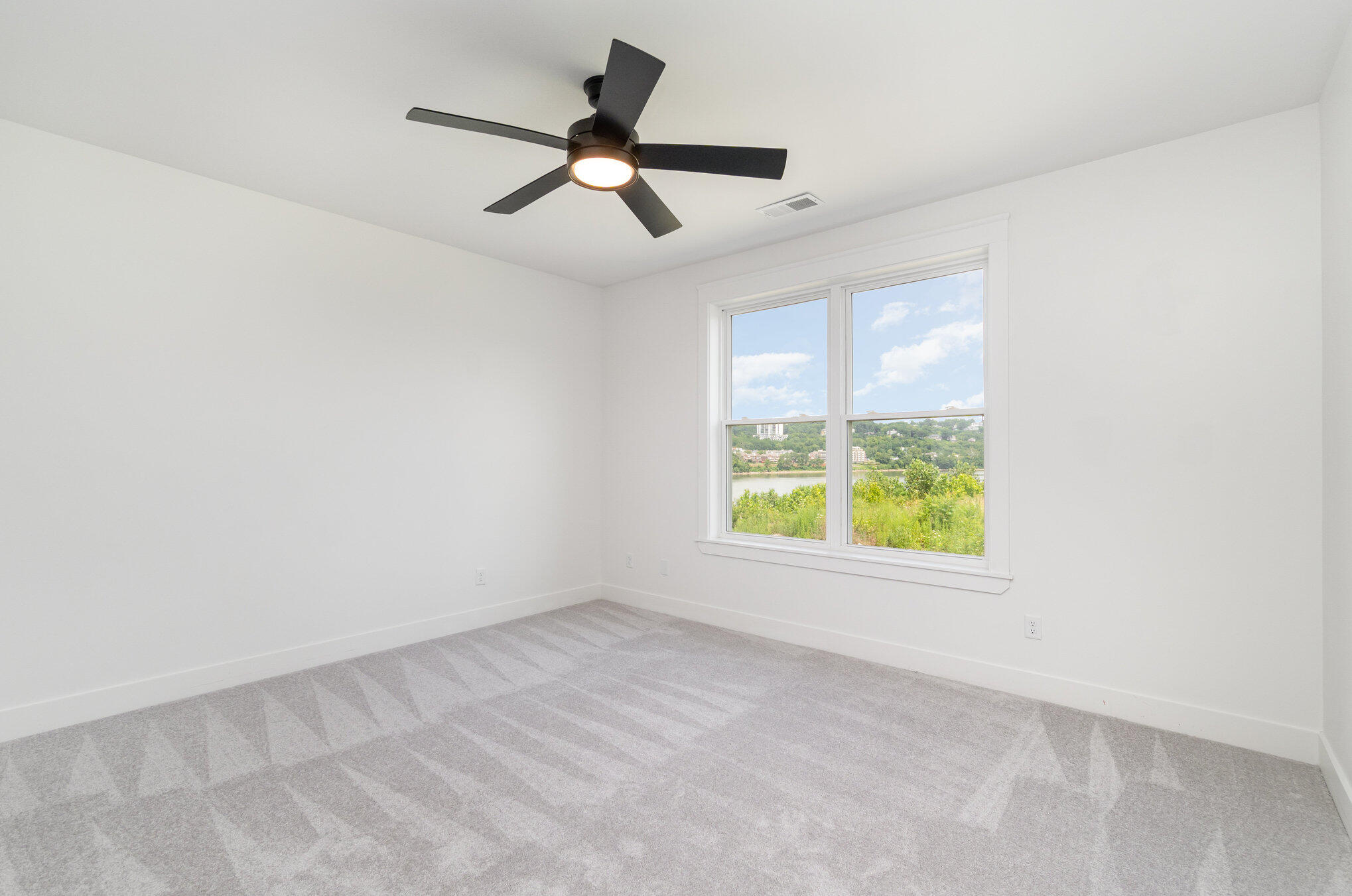 617 Manhattan Boulevard, 204 Property Photo 14