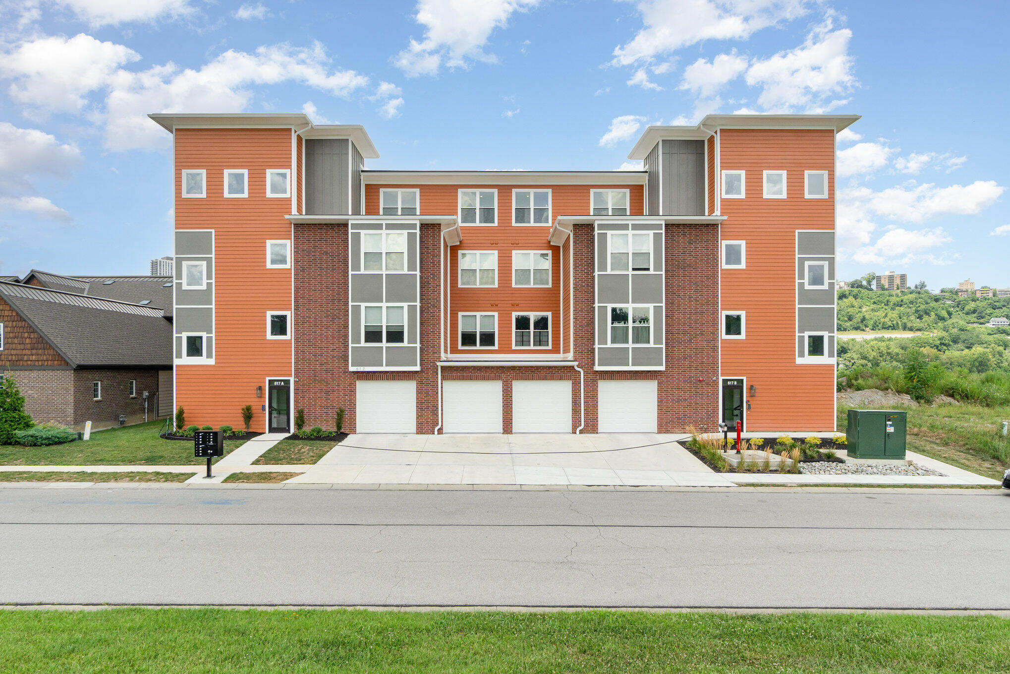 617 Manhattan Boulevard, 204 Property Photo 18