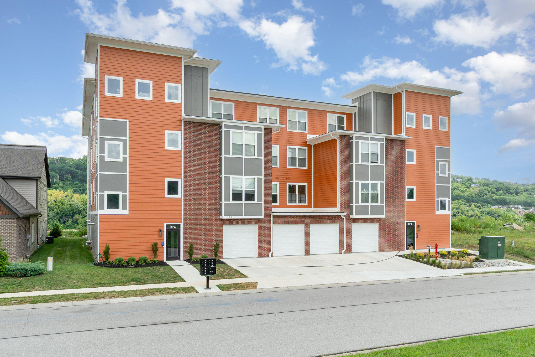 617 Manhattan Boulevard, 204 Property Photo 19