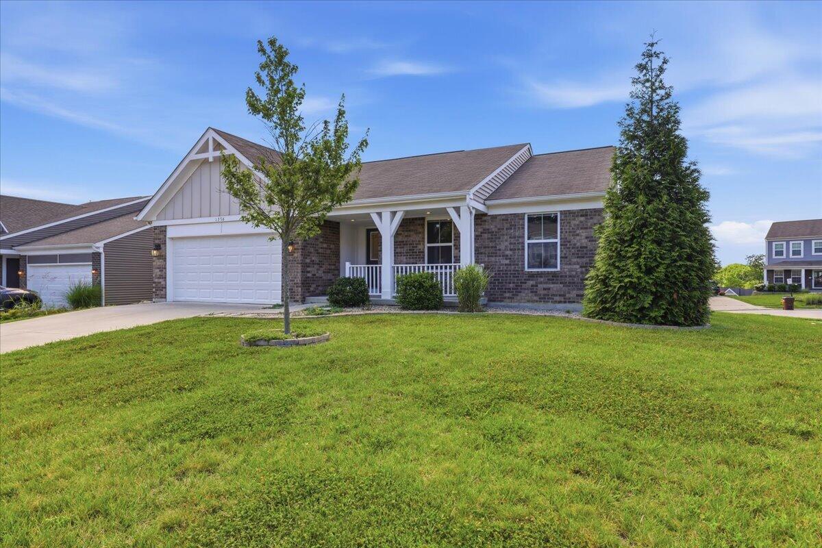 1376 Meadowcrest Circle Property Photo 1