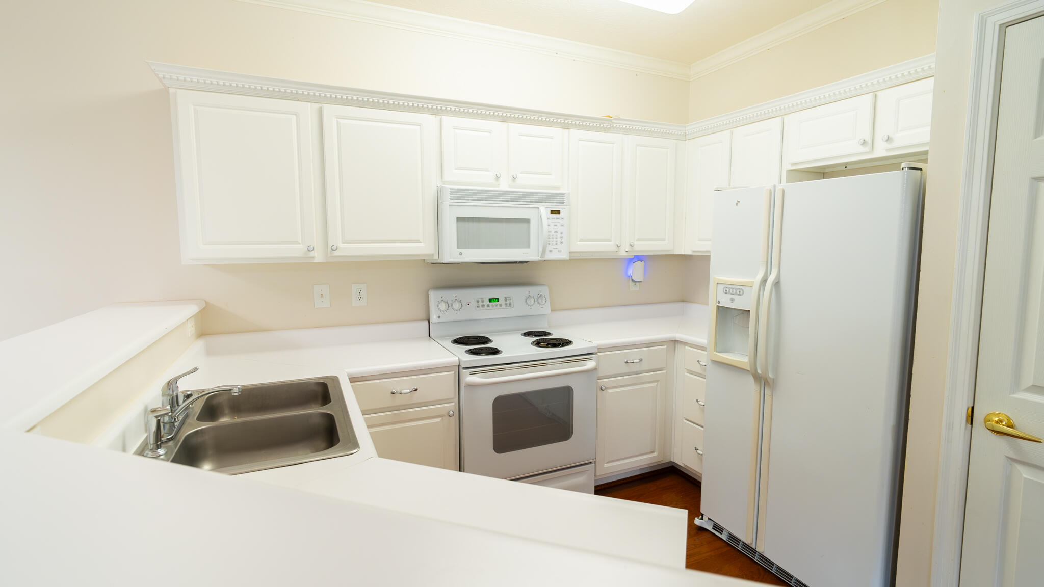 990 Mistflower Lane Property Photo 11