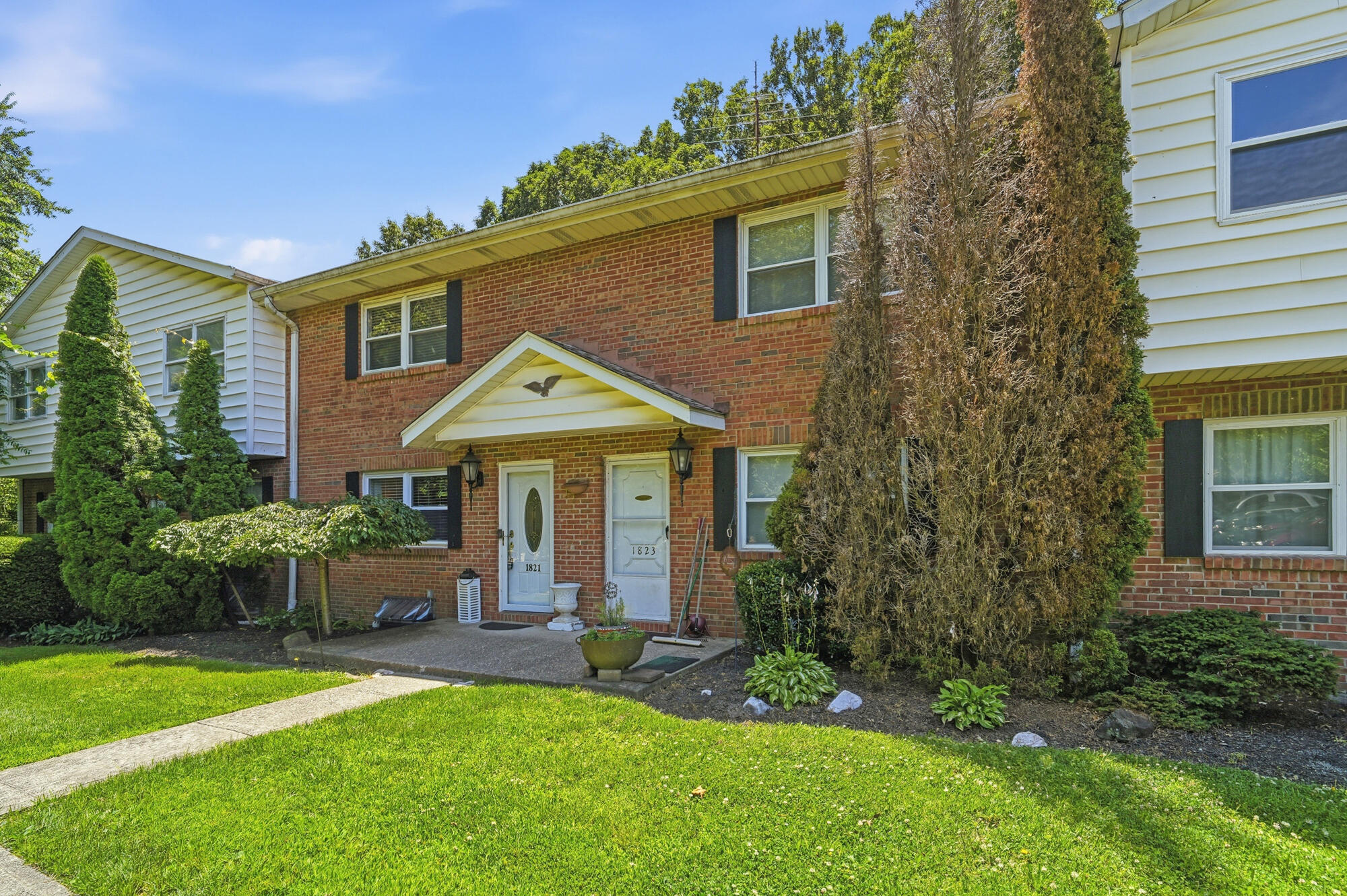 1821 Val Court Property Photo 1