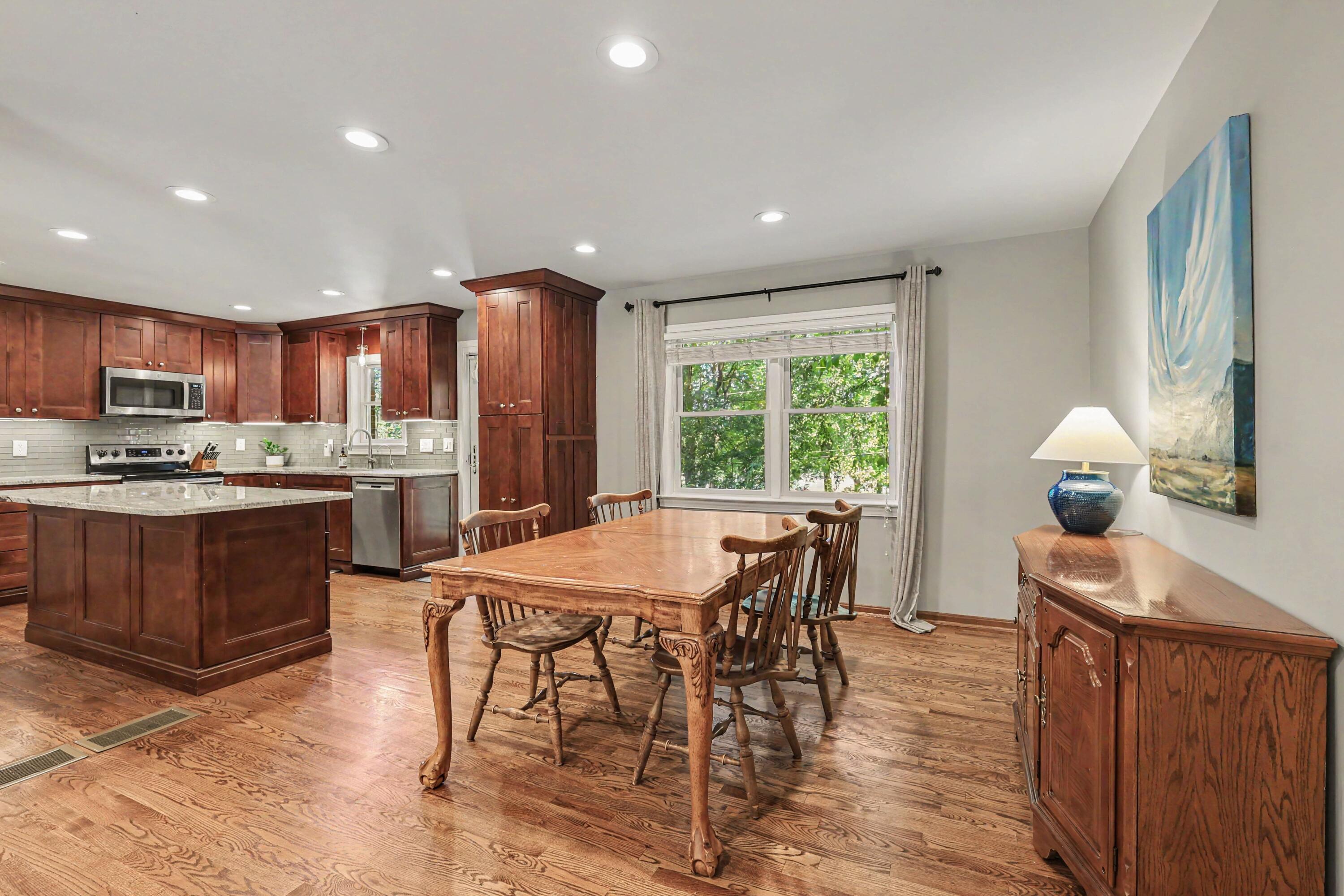 1868 Mount Vernon Drive Property Photo 8
