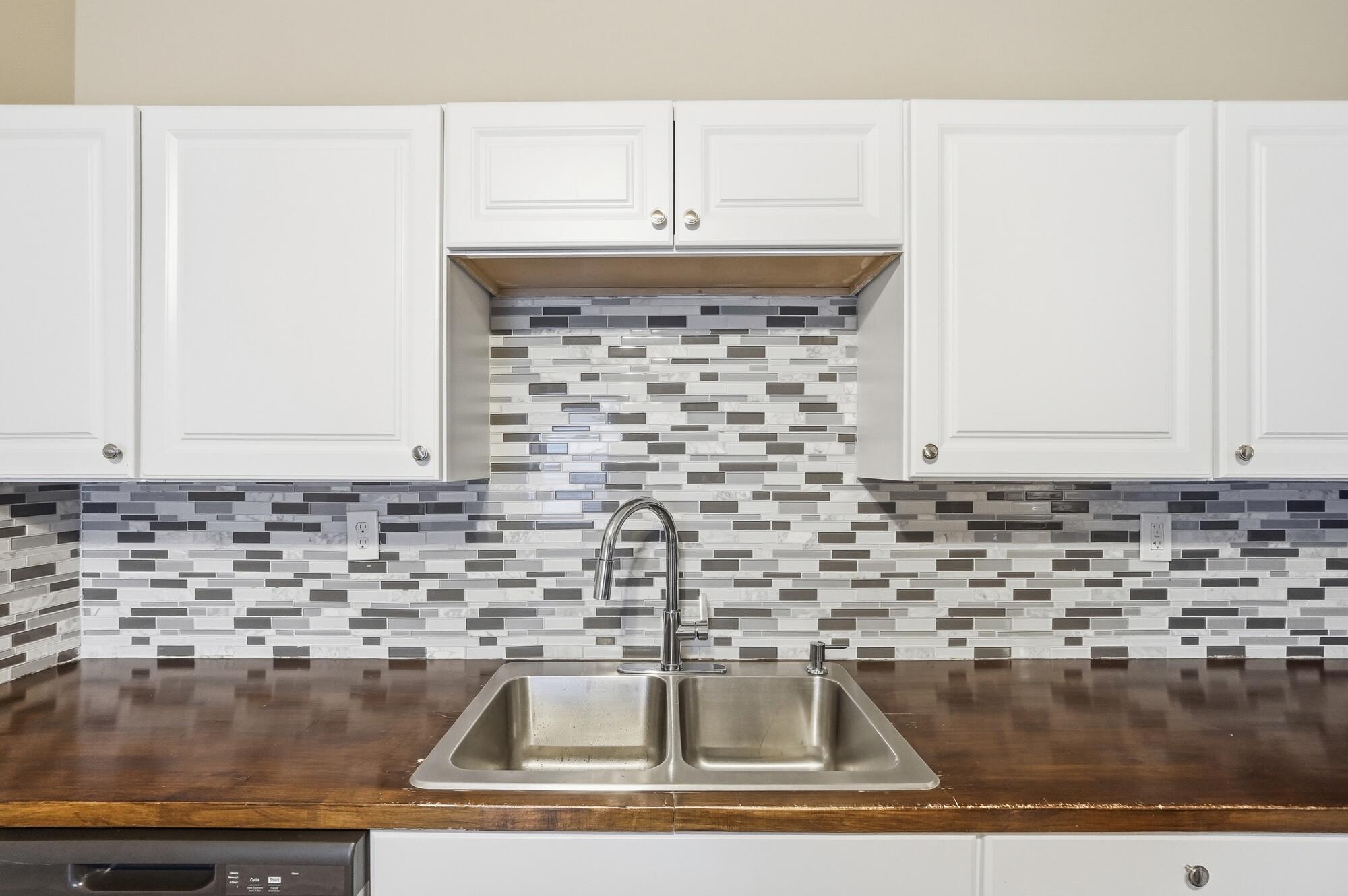 313 E 13th Street Property Photo 17