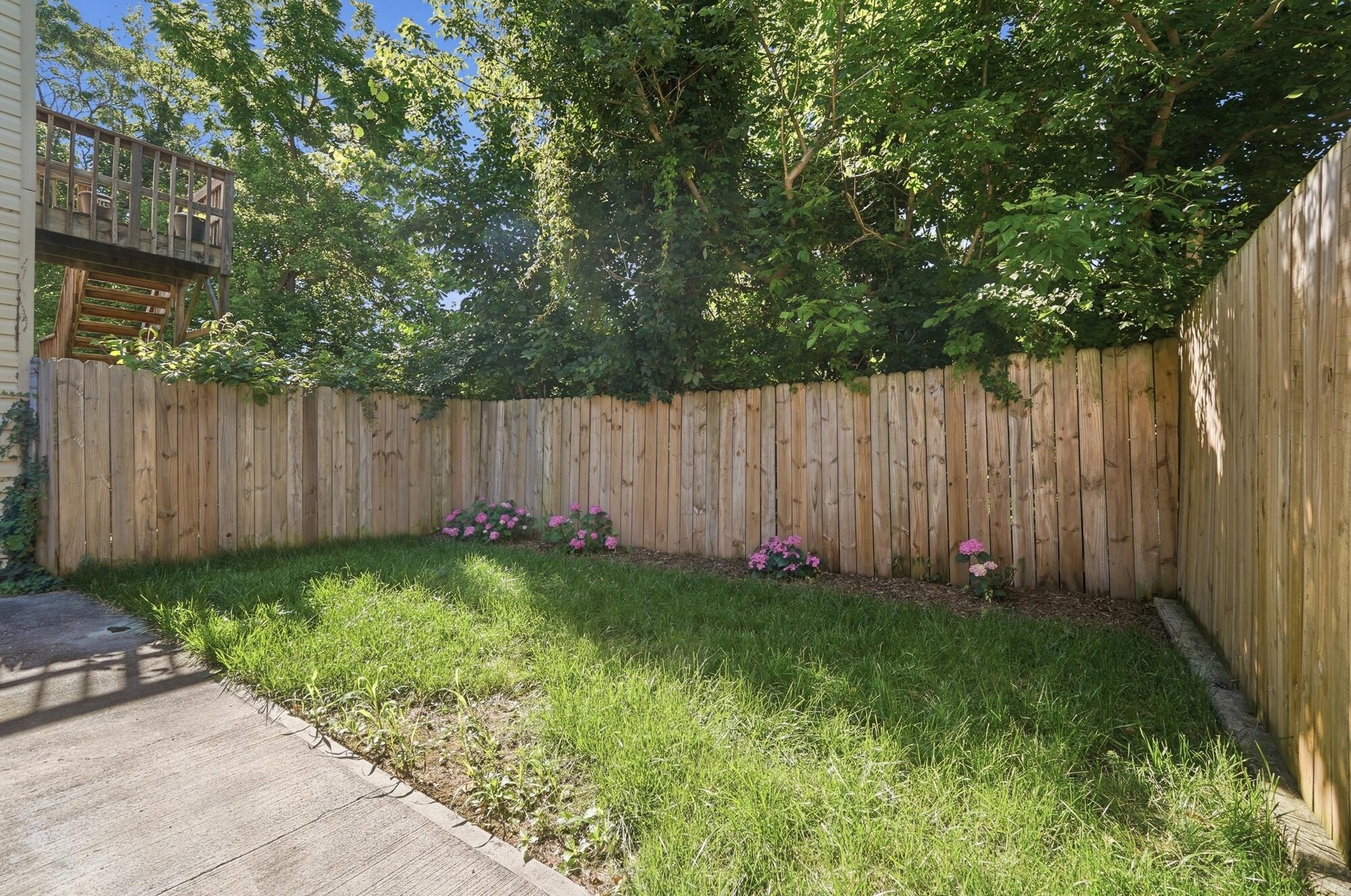 313 E 13th Street Property Photo 33