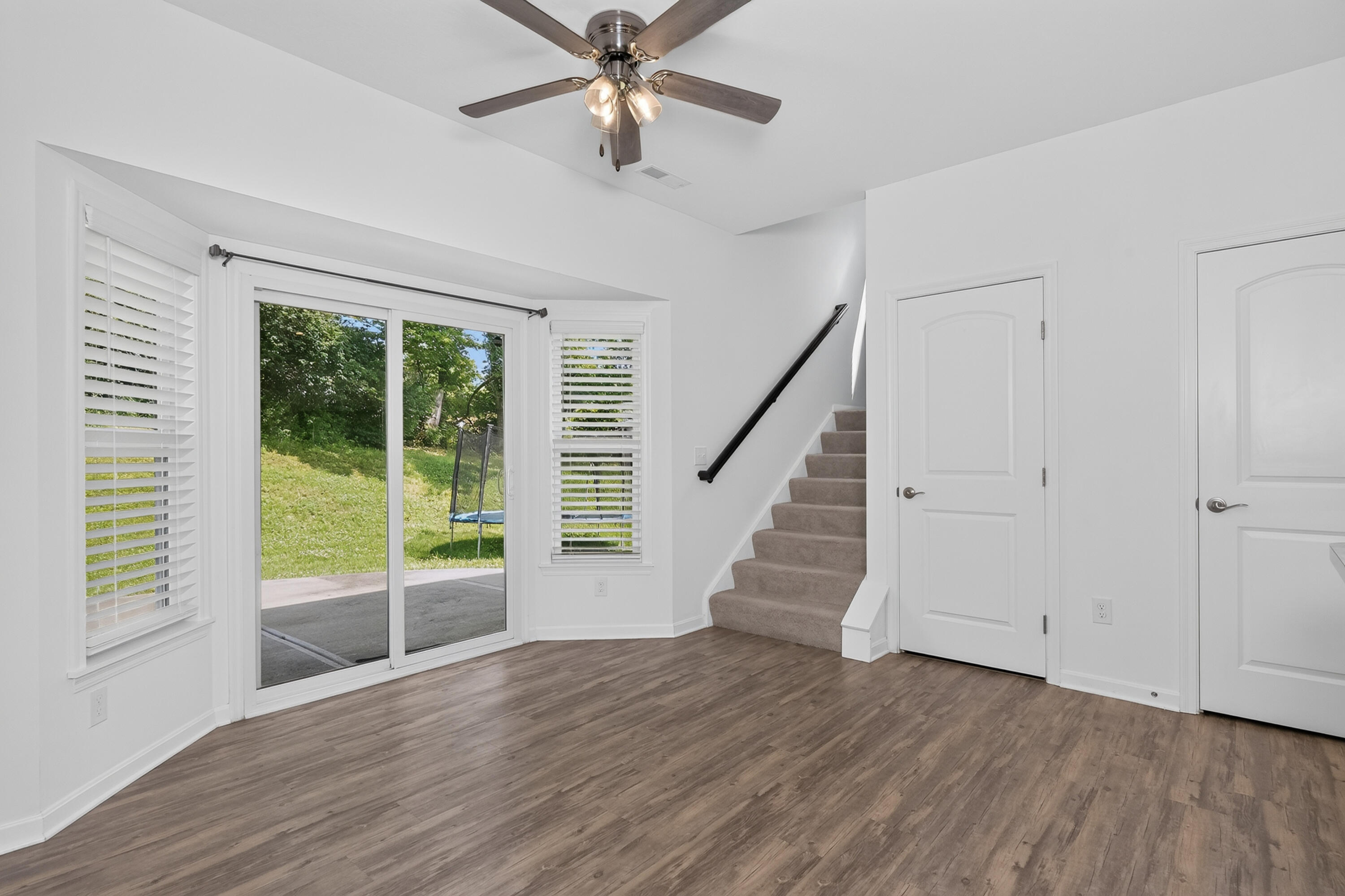 1375 Meadowcrest Circle Property Photo 10
