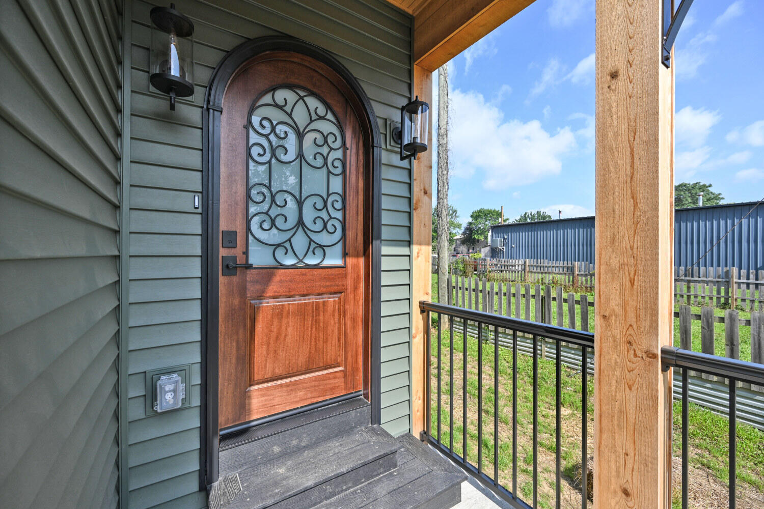 1217 Russell Street Property Photo 3