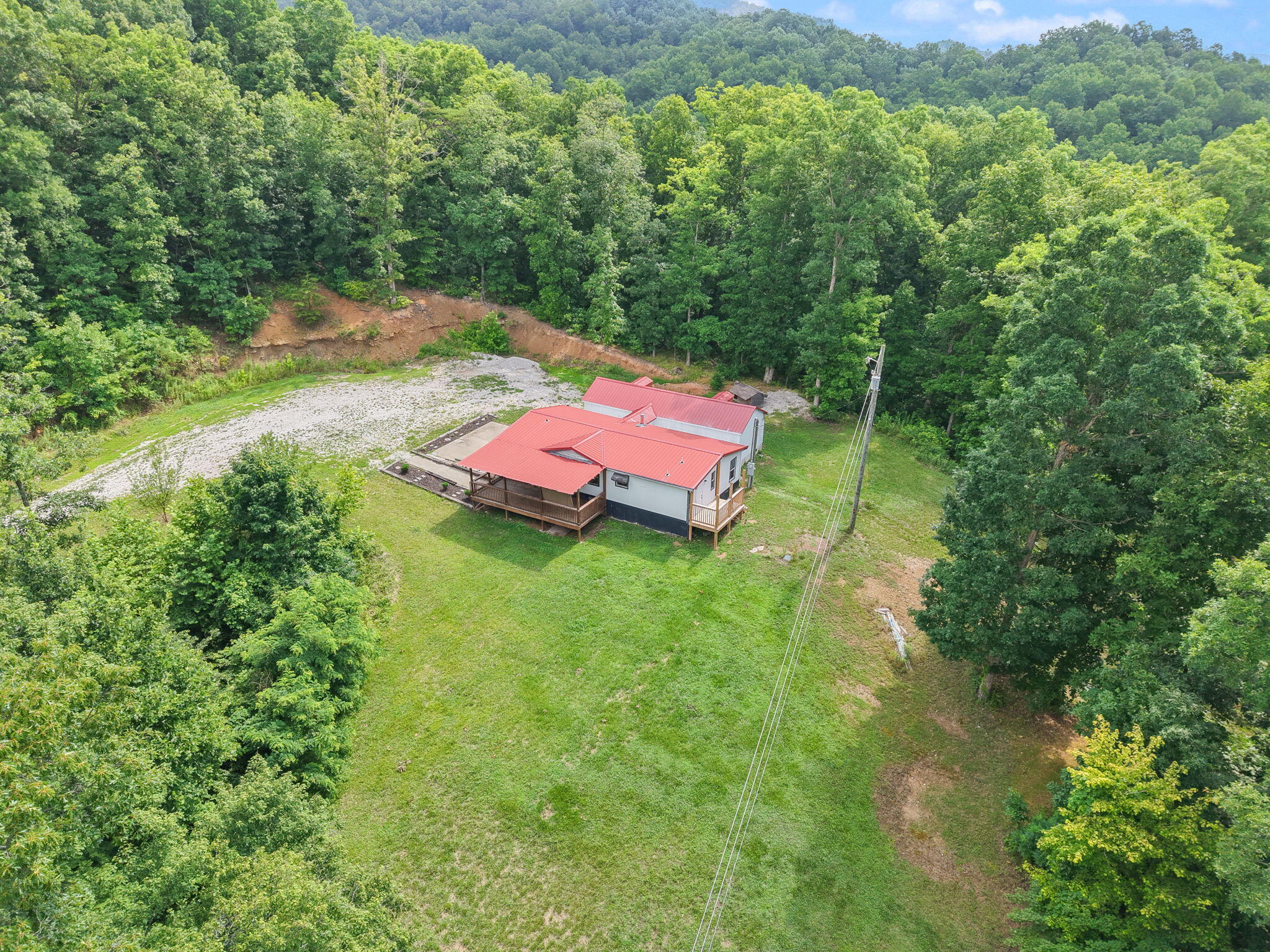 414 Coldiron Hollow Property Photo 4
