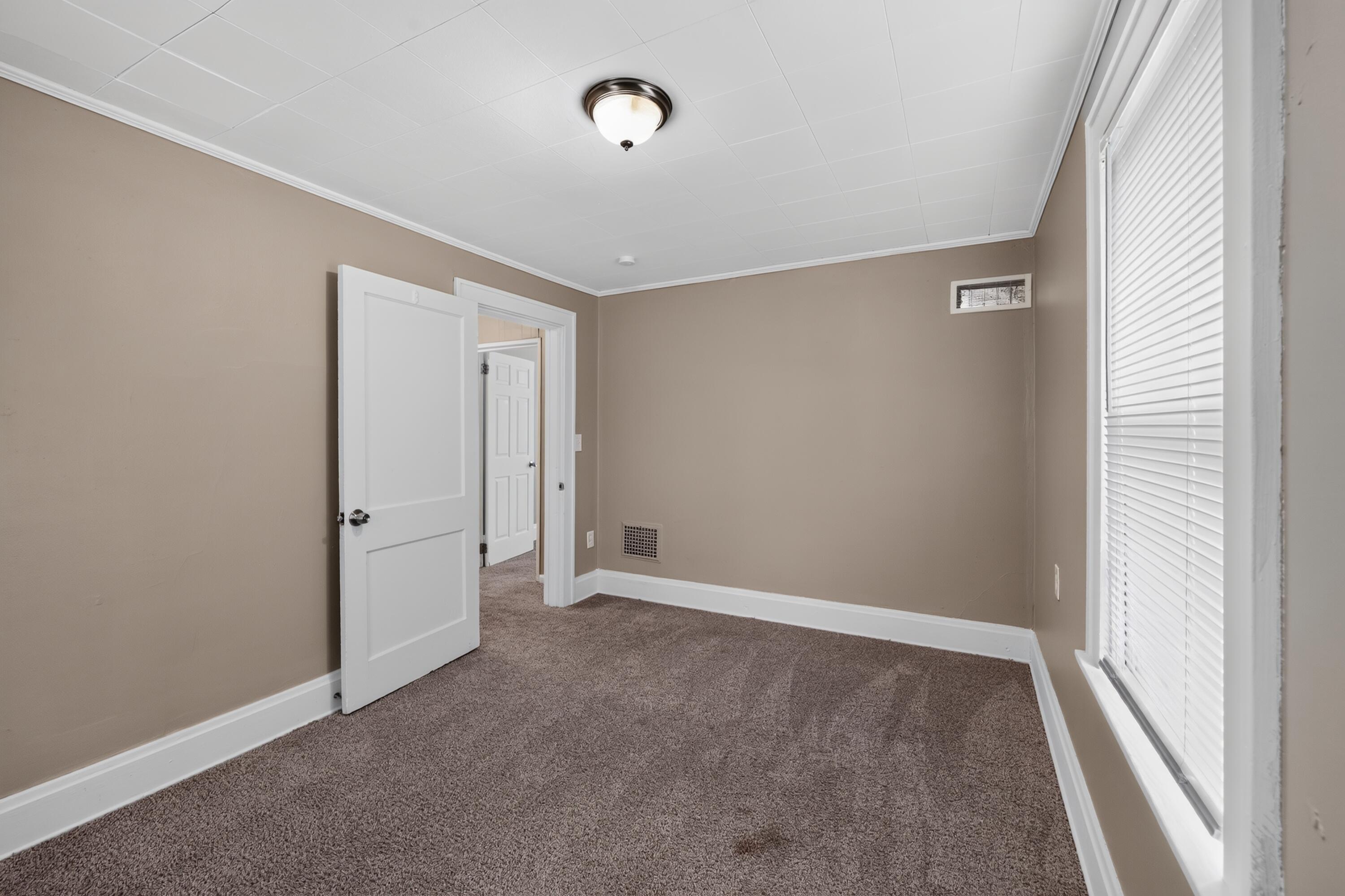 4715 Victory Avenue Property Photo 22