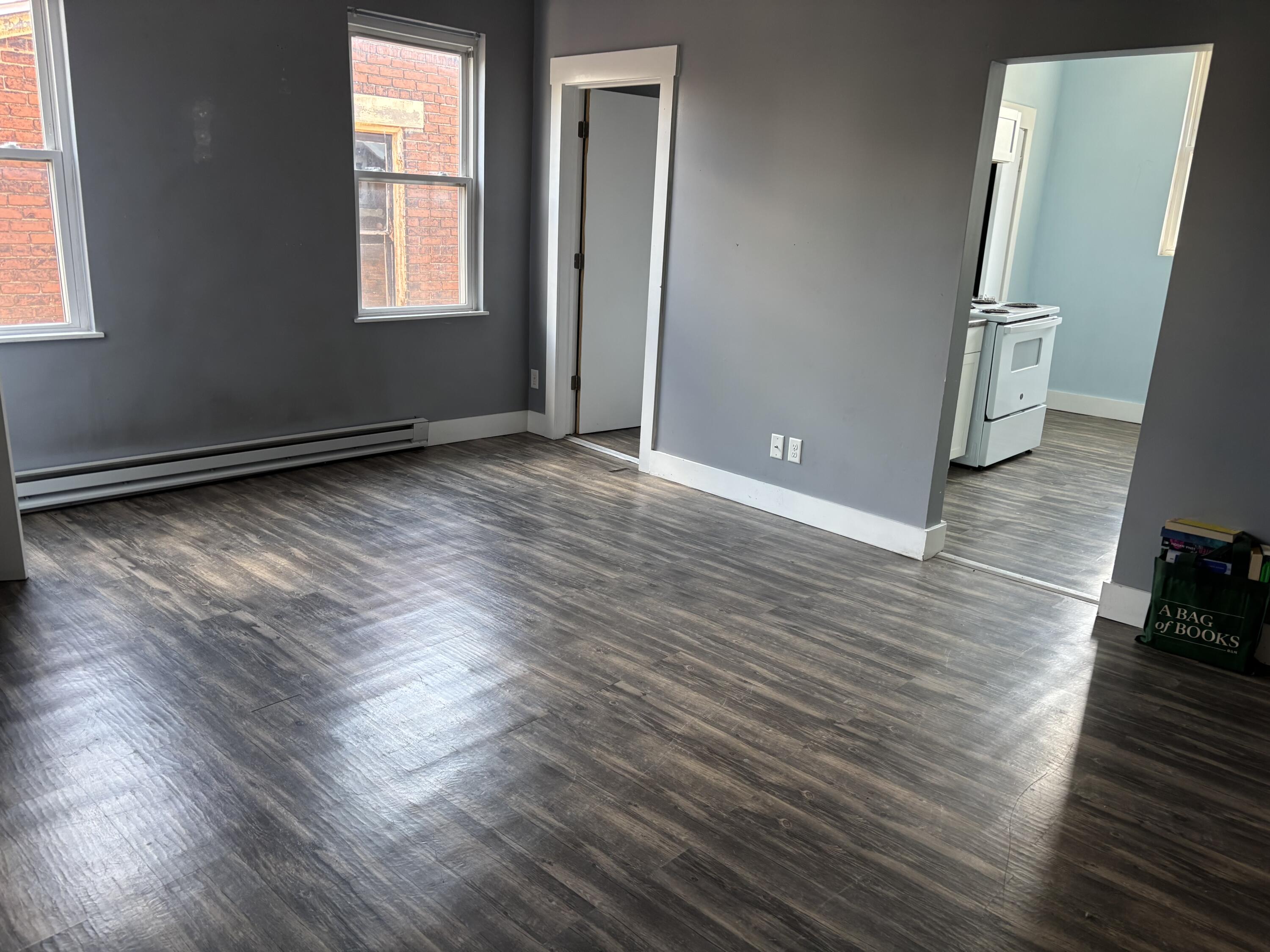 661 W Pike Street Property Photo 4