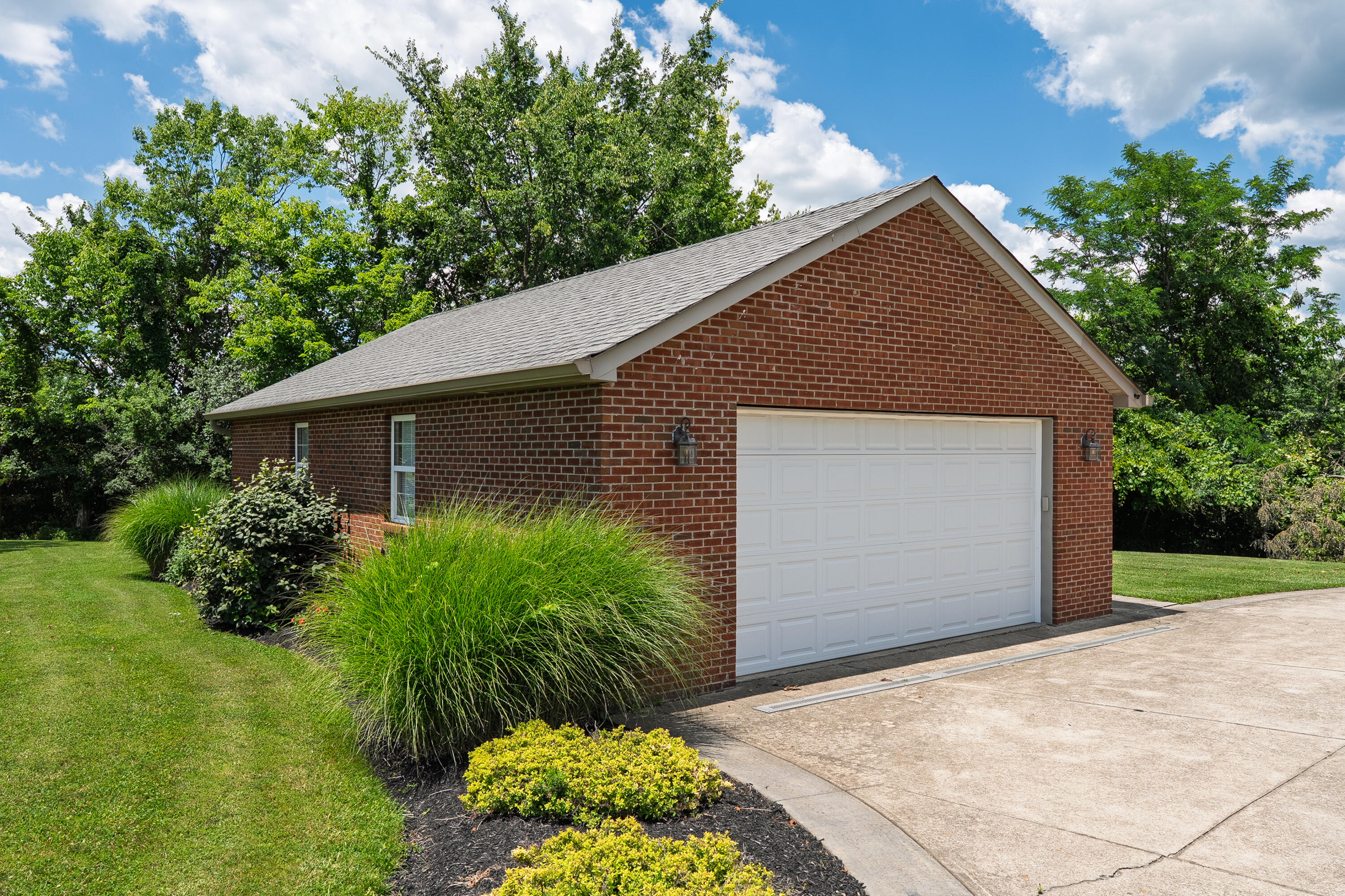 102 Harbour Pointe Drive Property Photo 44
