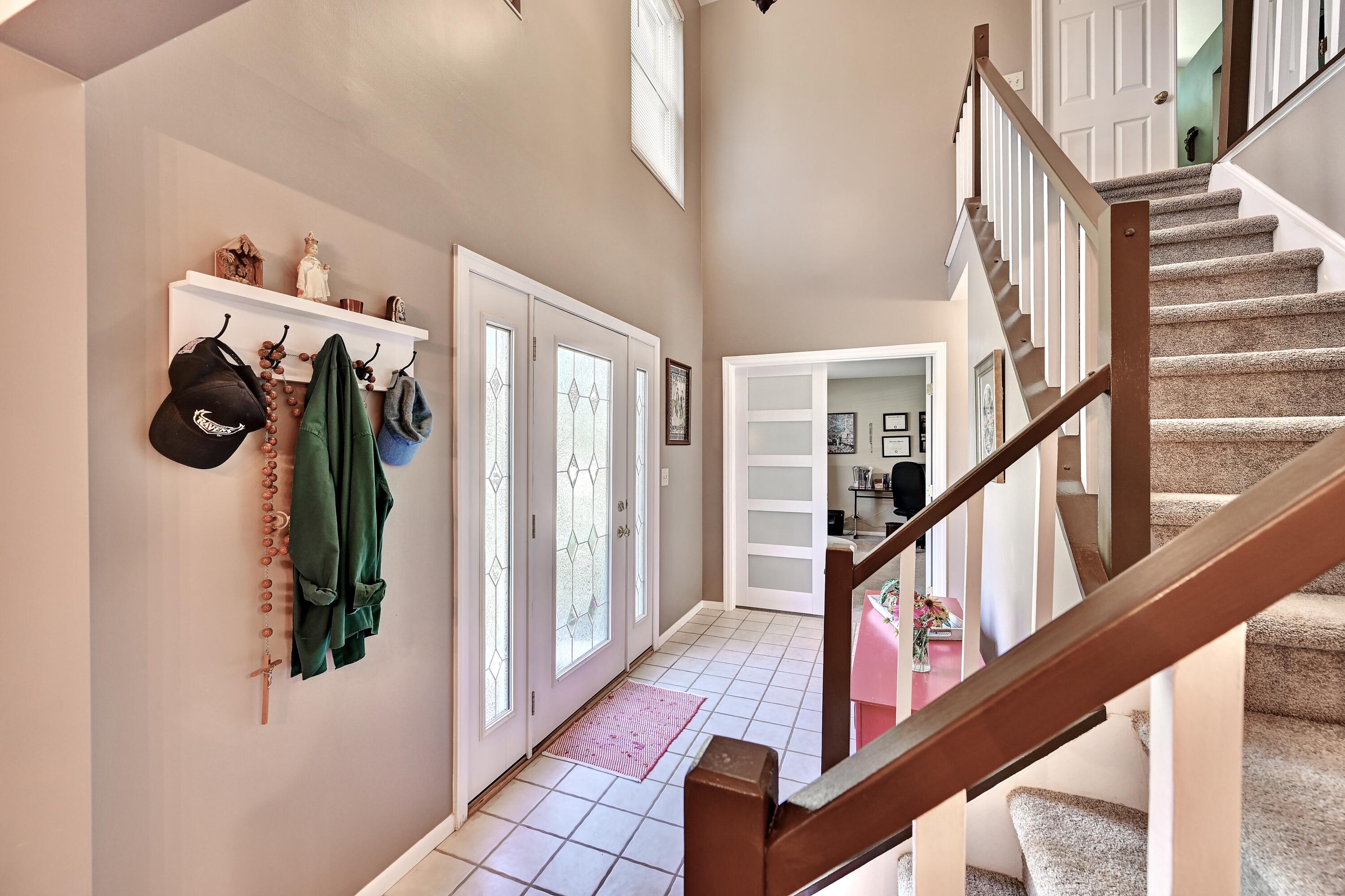 10392 Lanes End Circle Property Photo 6