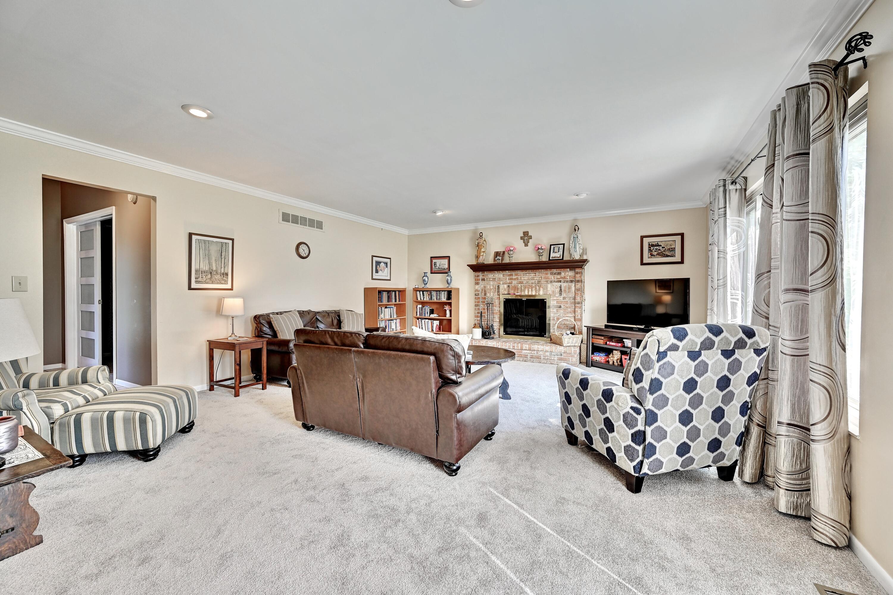 10392 Lanes End Circle Property Photo 14