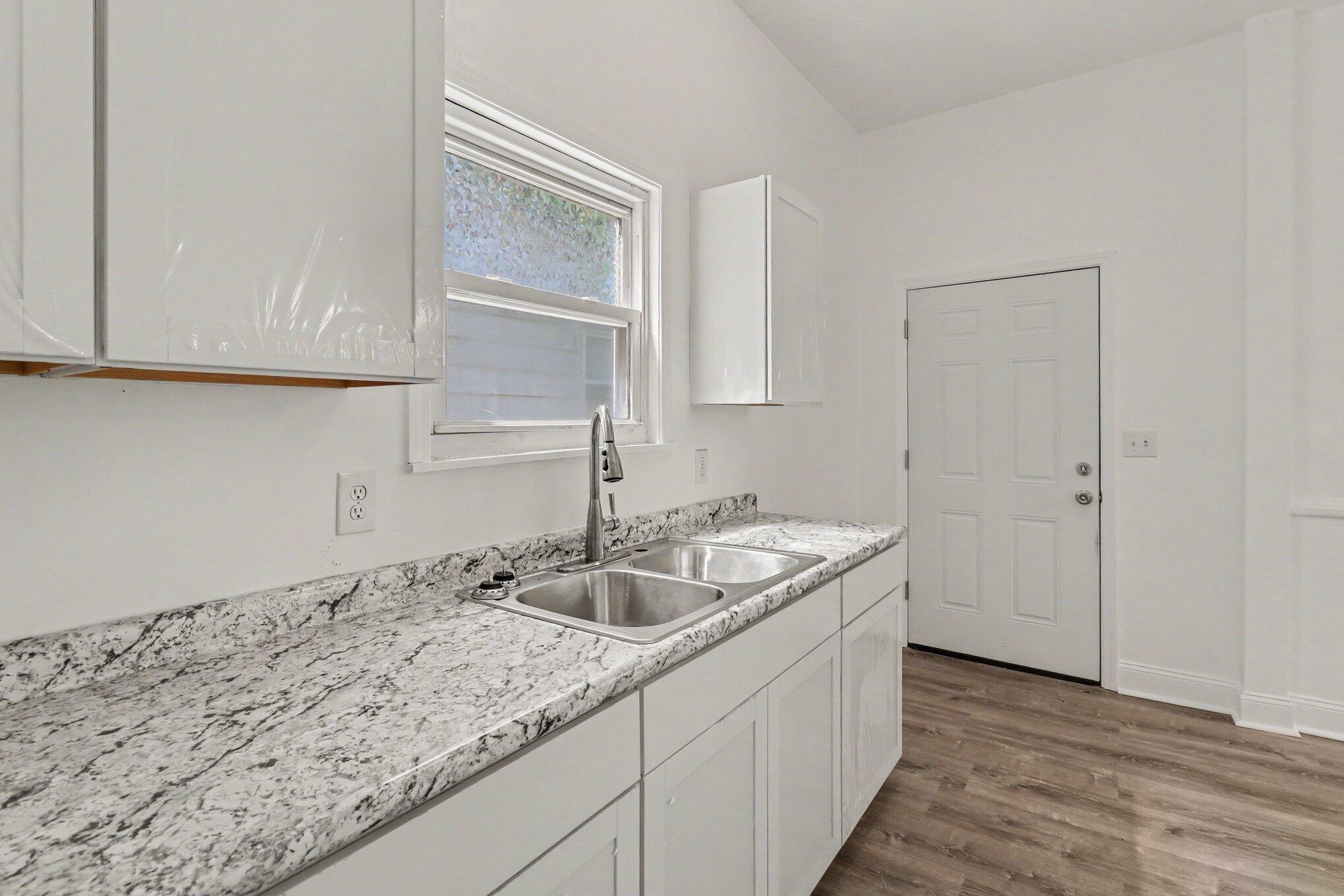 1825 Scott Boulevard Property Photo 11