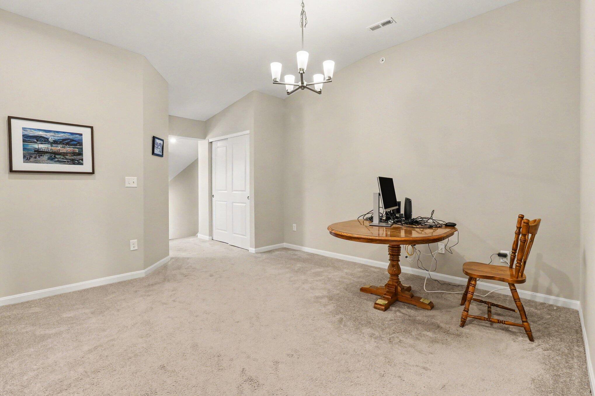 2526 Elyria Court Property Photo 8